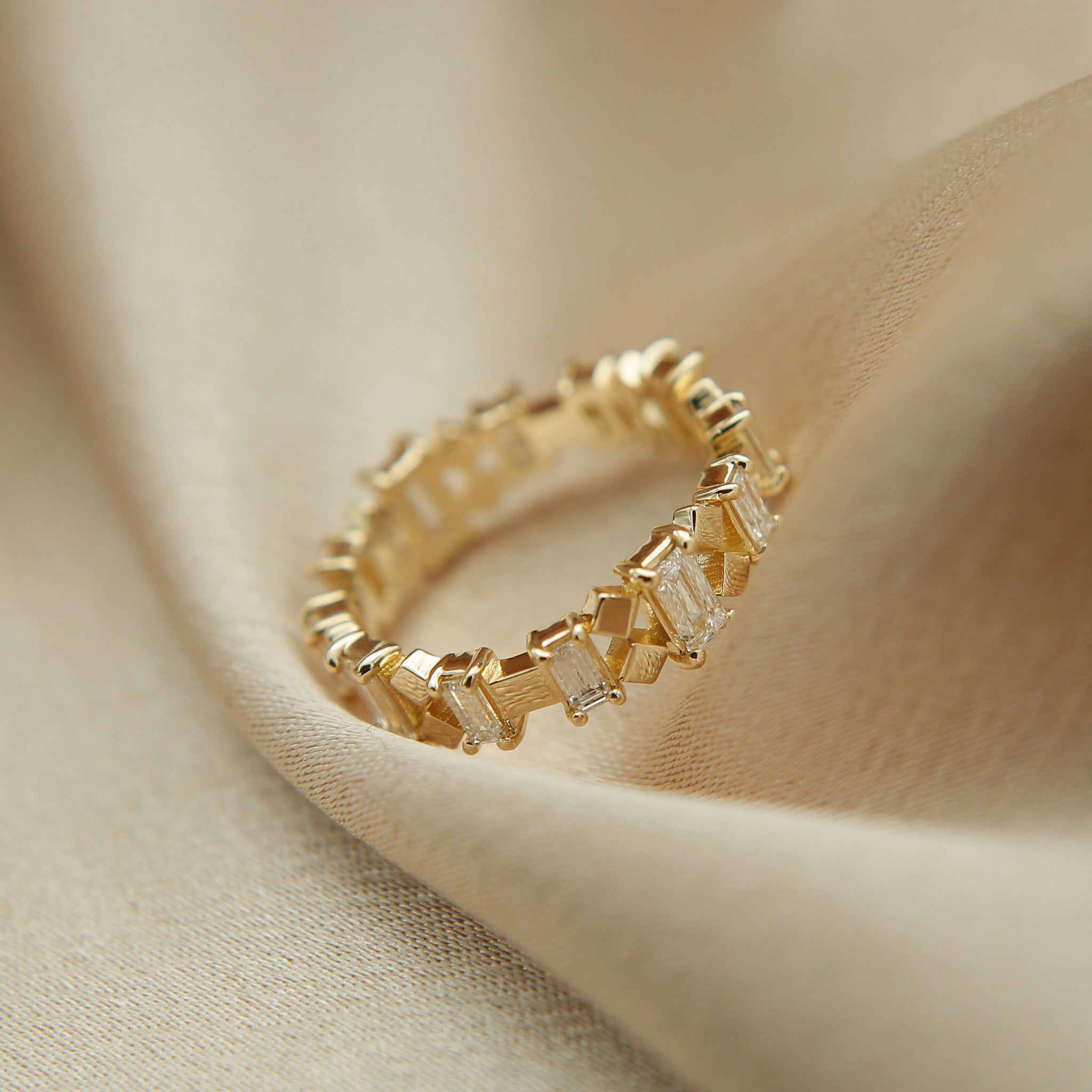 14k Diamond Aura Band