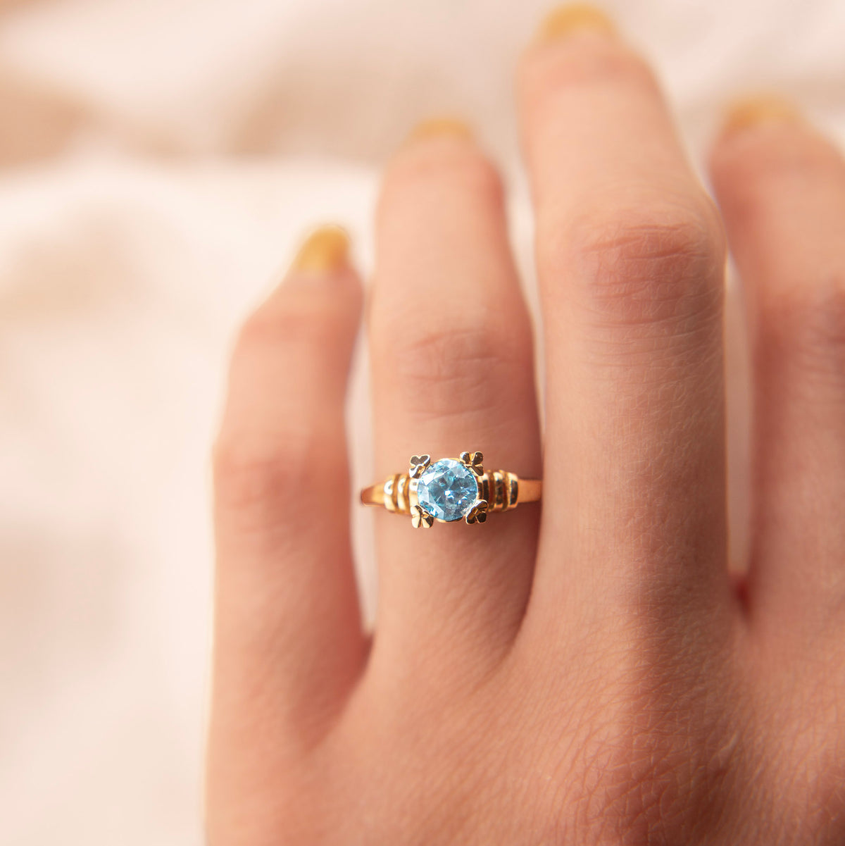 10k Structural Swiss Blue Topaz Ring | sz 5.75