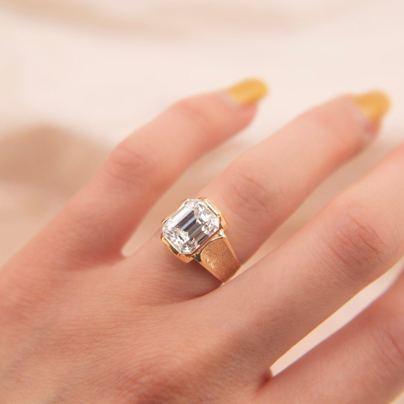 80's 10k Step Cut Moissanite Solitaire Modern Ring | sz 5.5