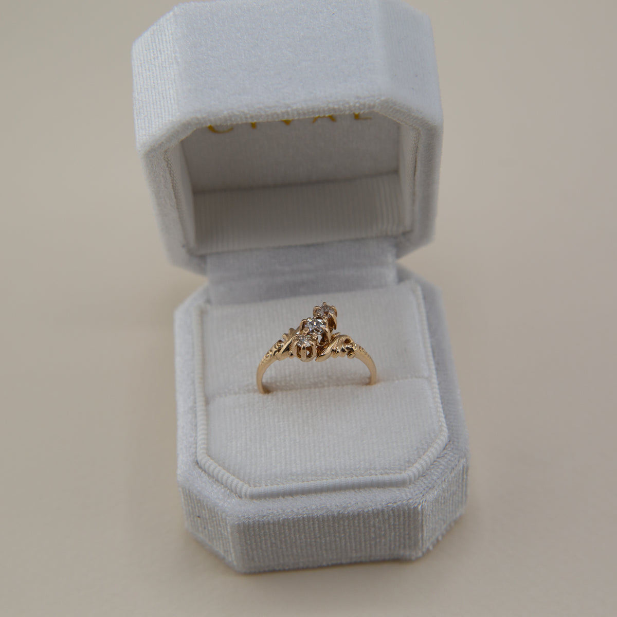 Three stone diamond ring | sz 7.75