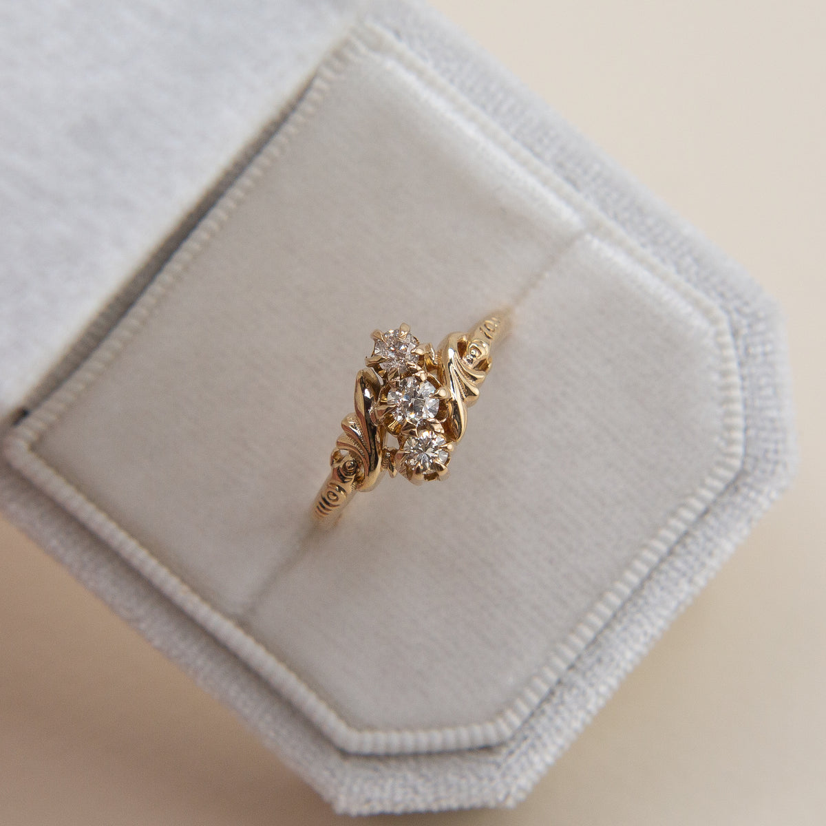 Three stone diamond ring | sz 7.75