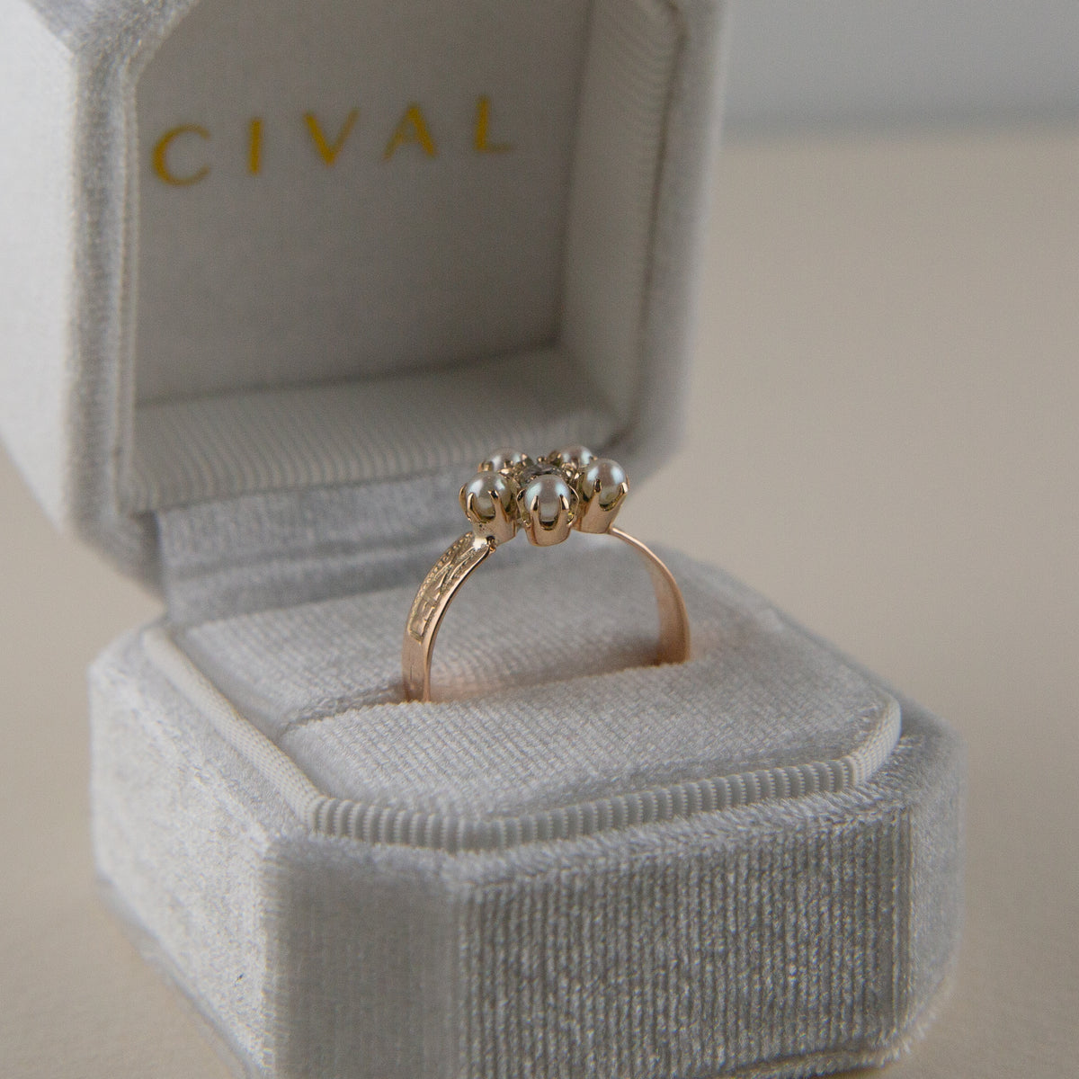 diamond and pearl flower ring | sz 7.75