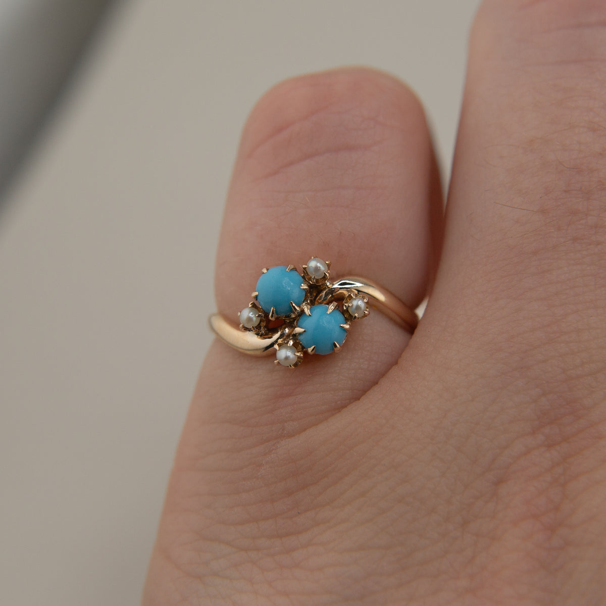 Turquoise and pearl cluster bypass ring | sz 5.25