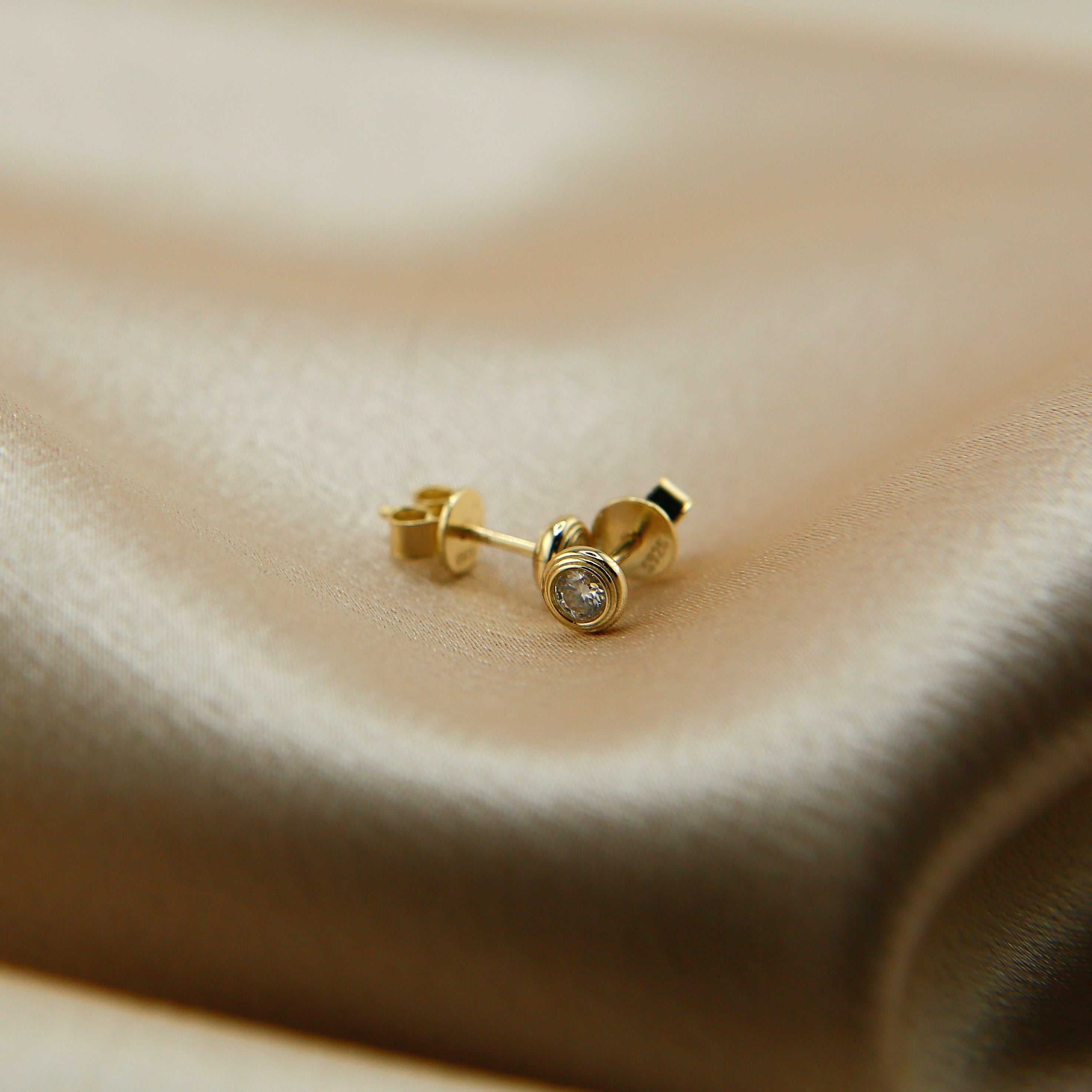 Bezel Set Moissanite | Post