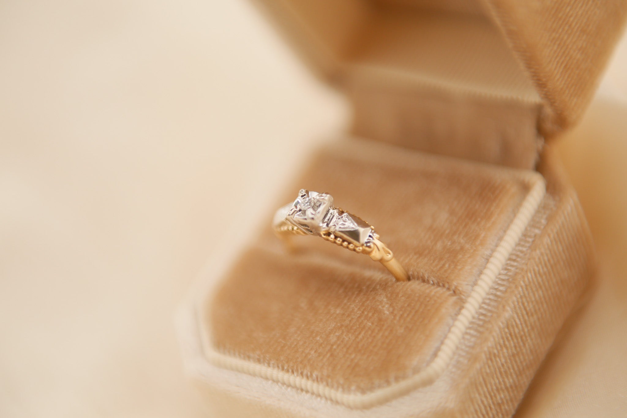 Vintage Two Tone Die Cast Solitaire Diamond Ring | sz 8