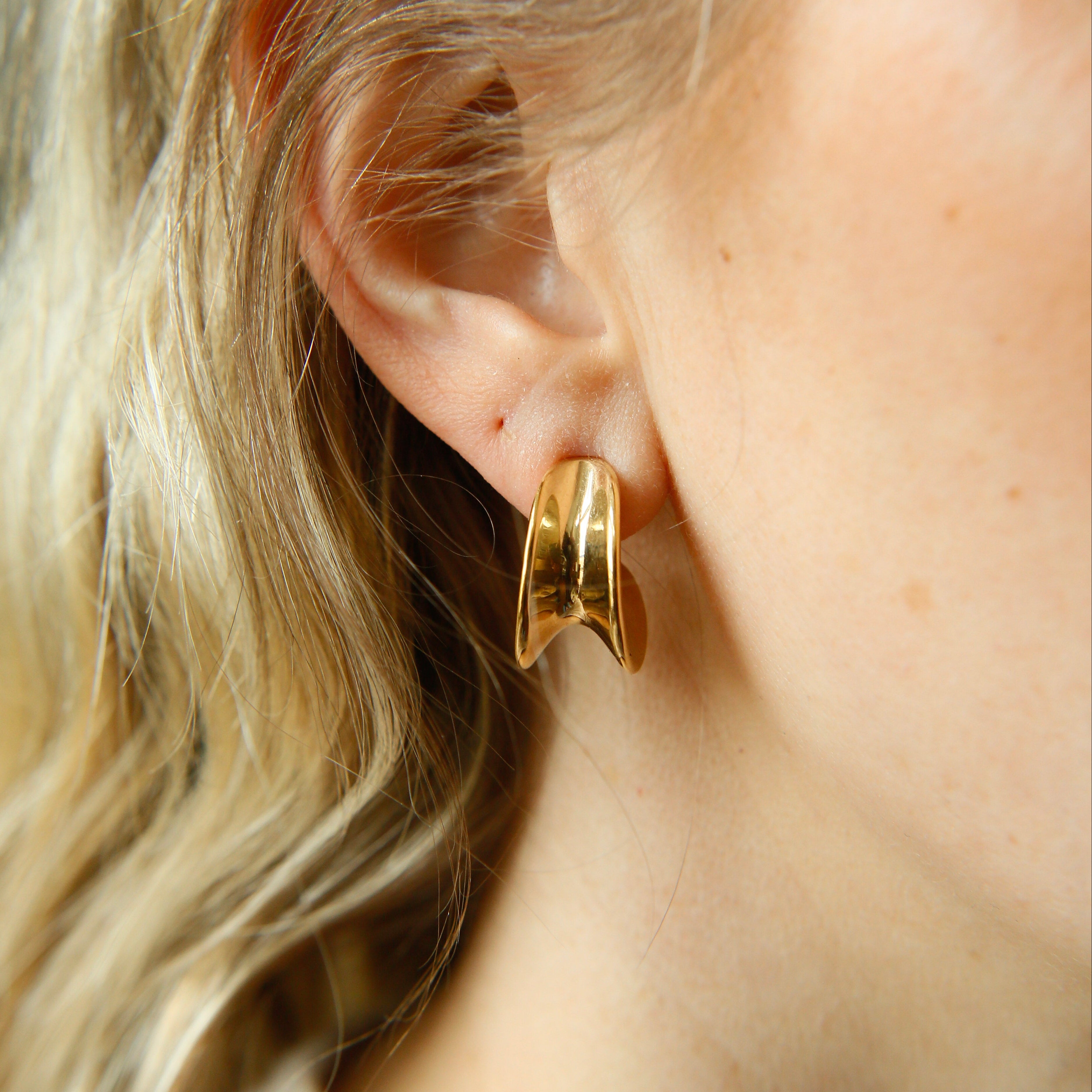 14k Vintage Hollow Earrings | Post