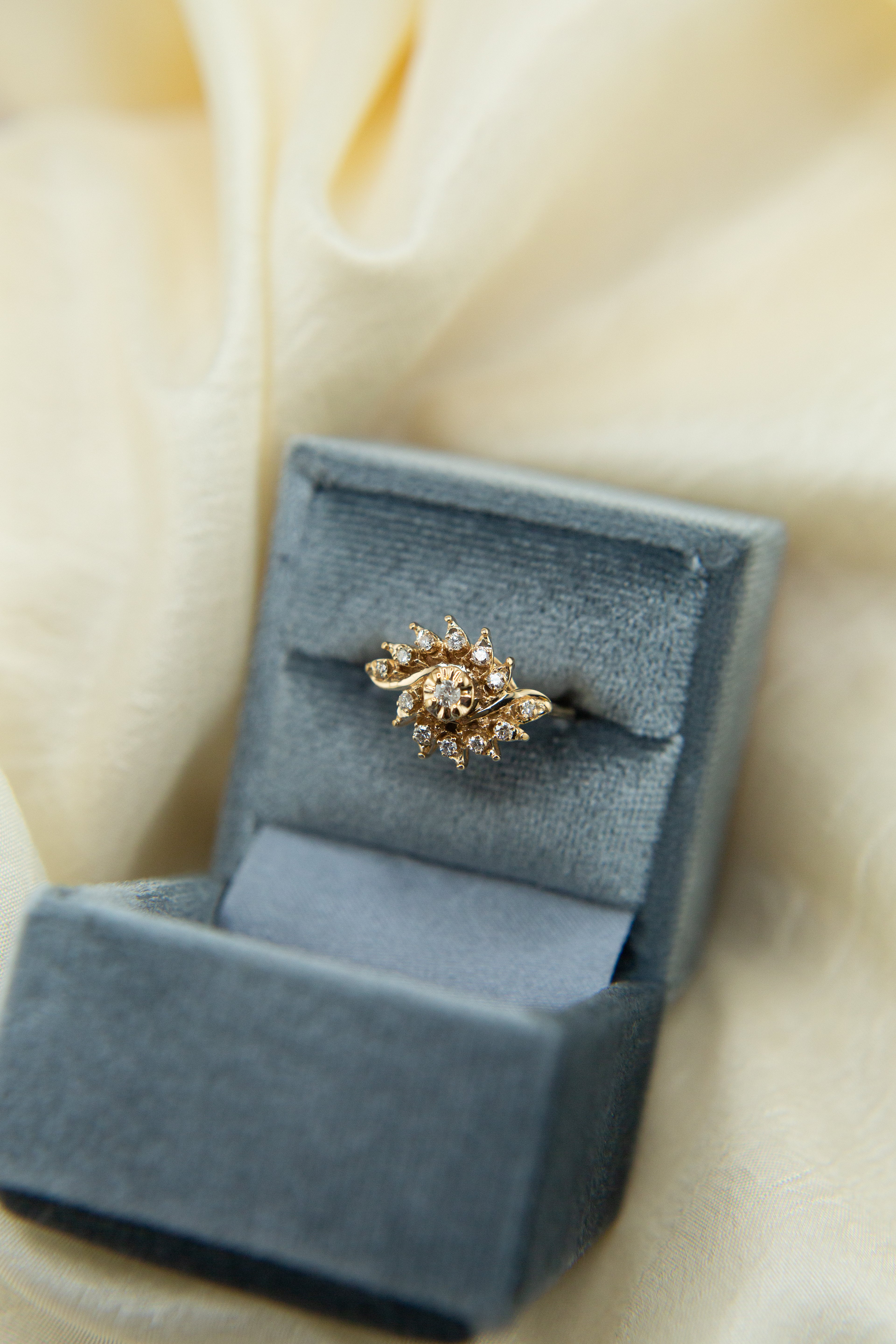 14k natural diamond eye shape ring | sz 5