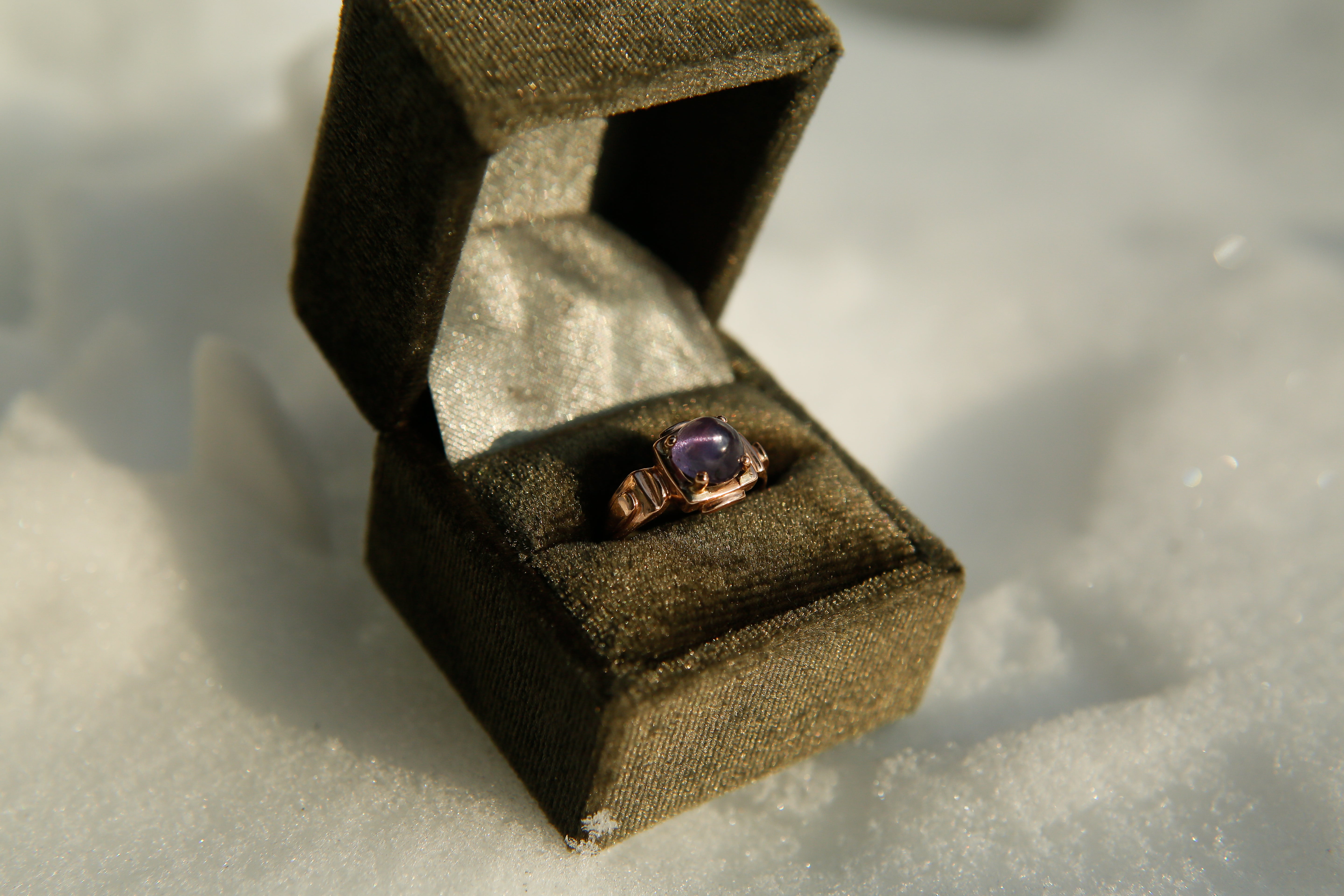 14k Deco Sugarloaf Purple Sapphire | sz 5.75
