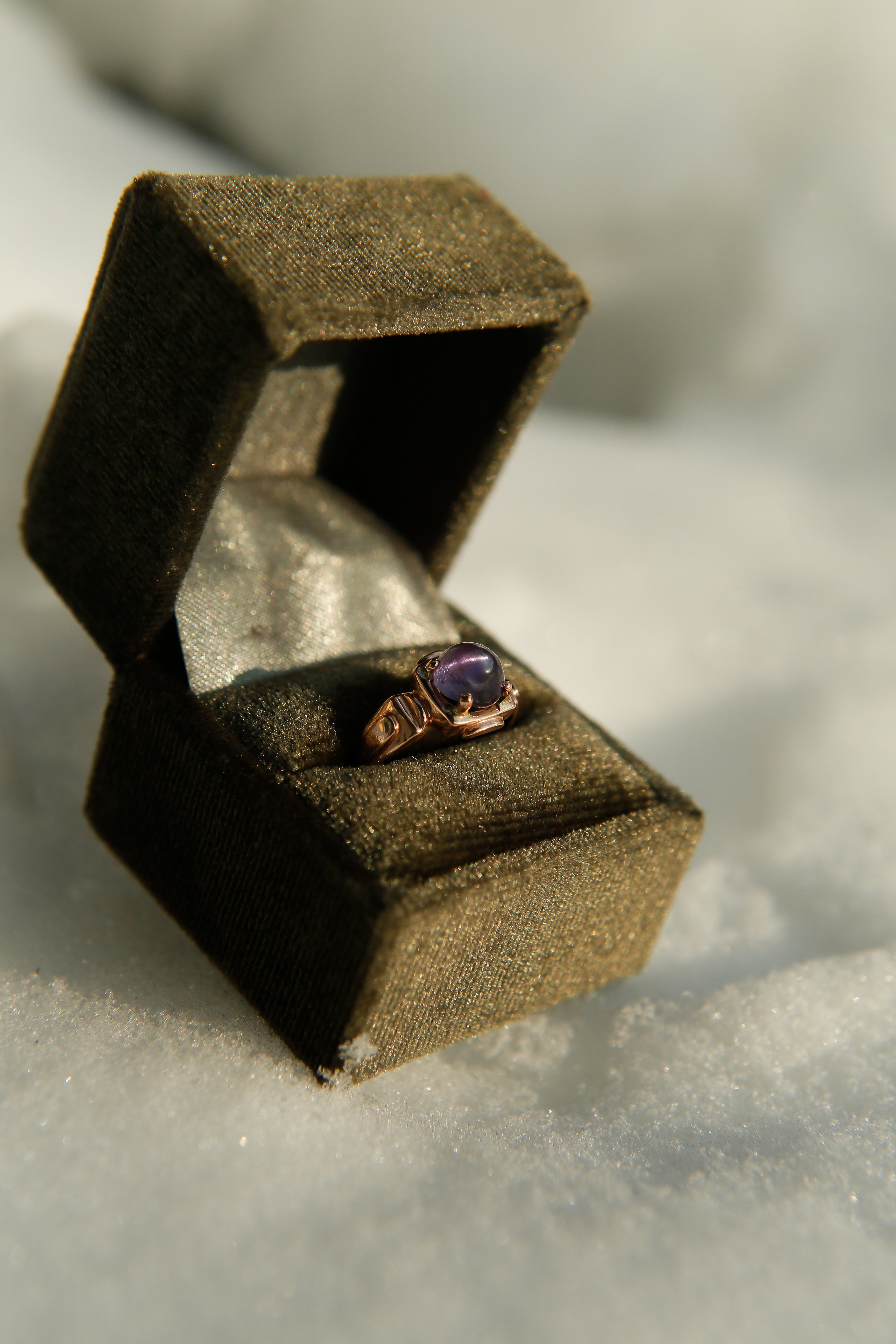 14k Deco Sugarloaf Purple Sapphire | sz 5.75