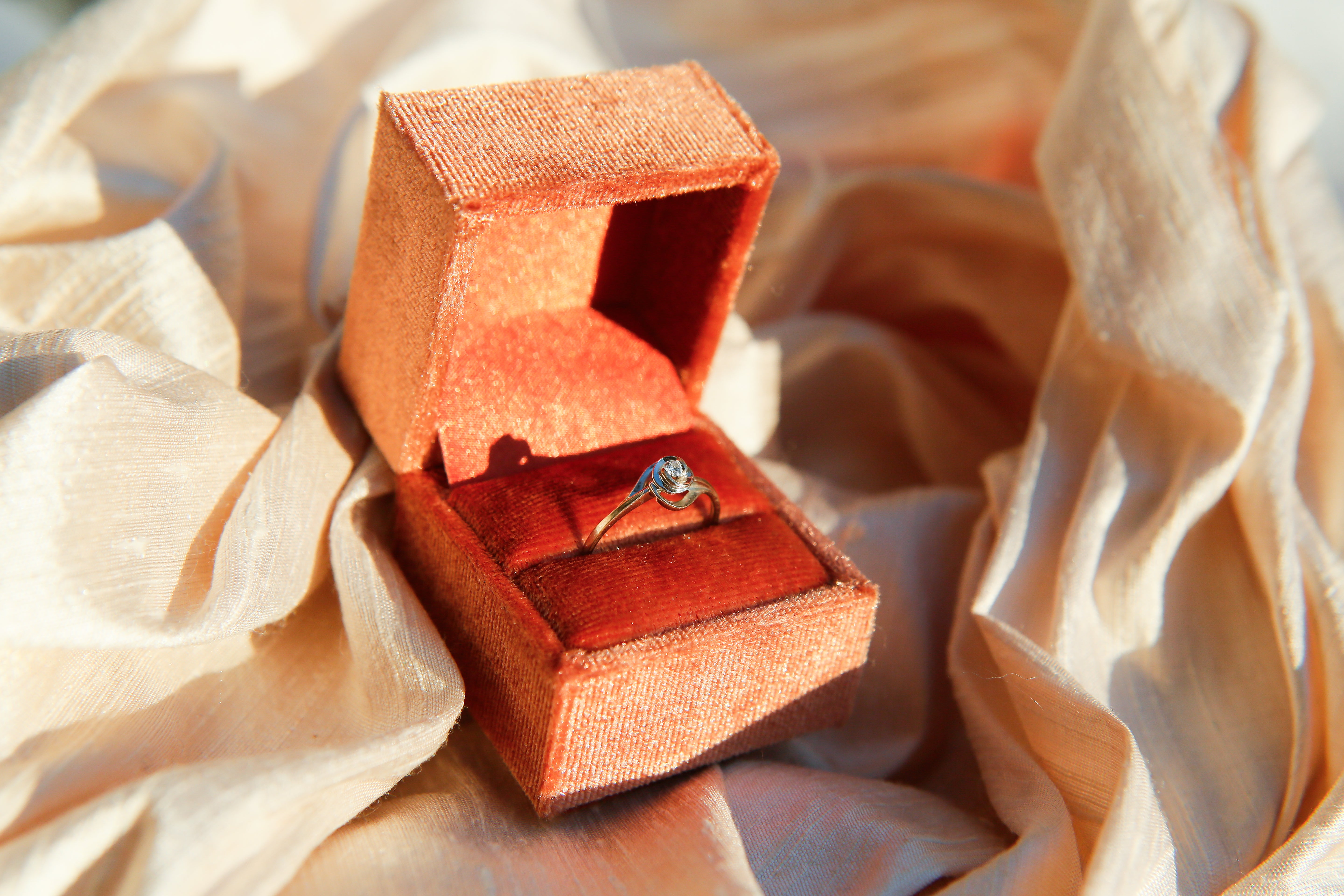 Modern 14k White Gold Floral Bypass | sz 7