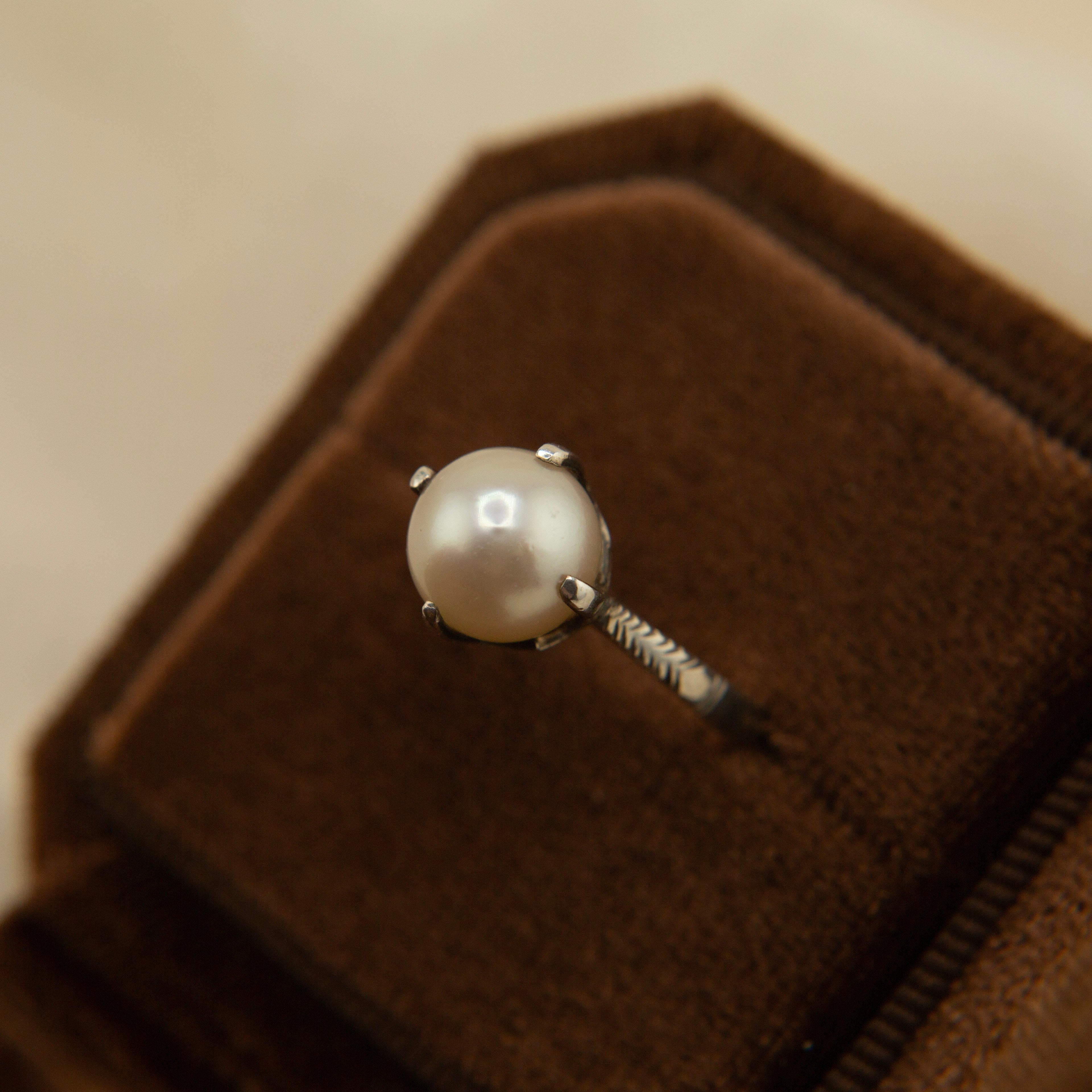 Vintage Sterling Pearl Ring | sz 6.5