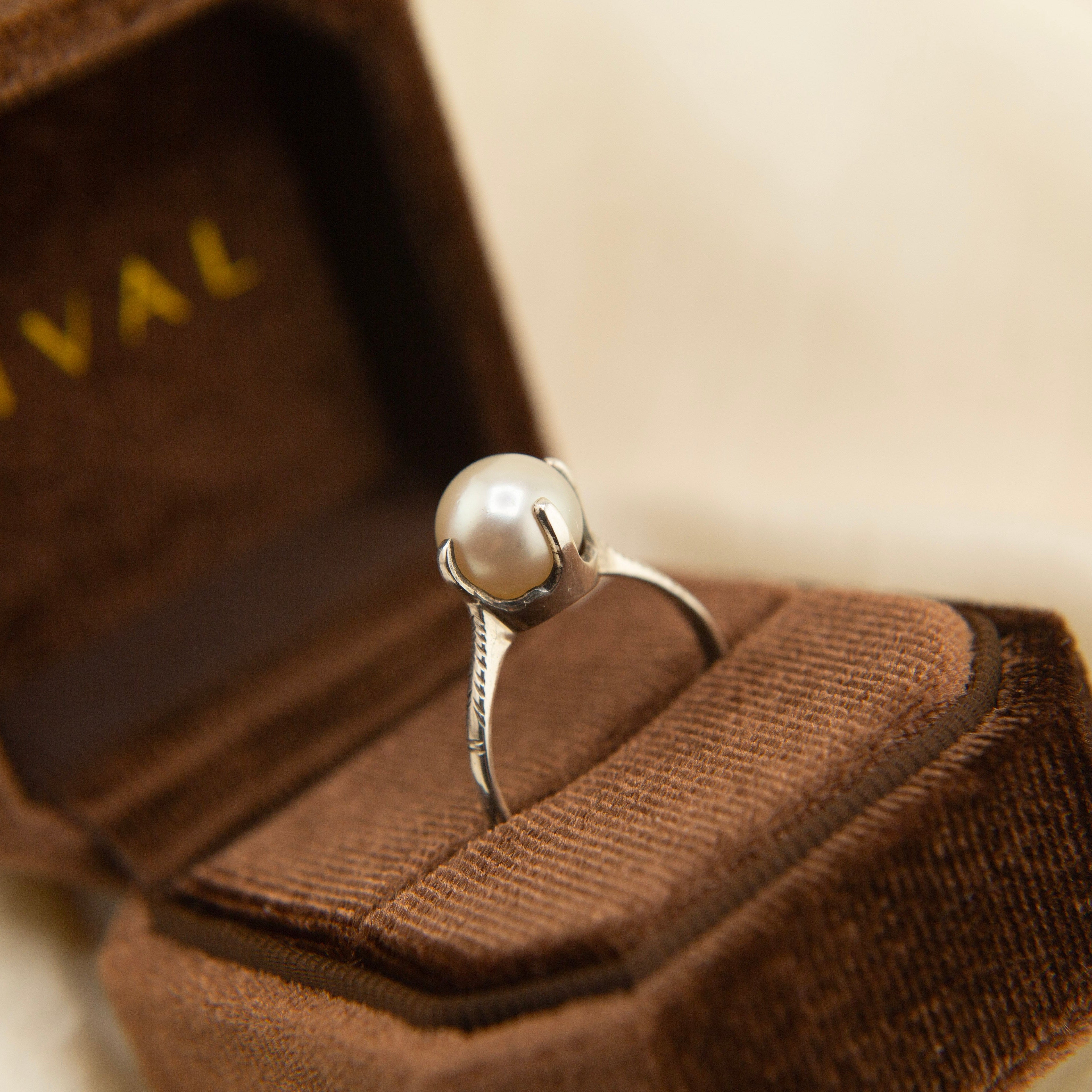 Vintage Sterling Pearl Ring | sz 6.5