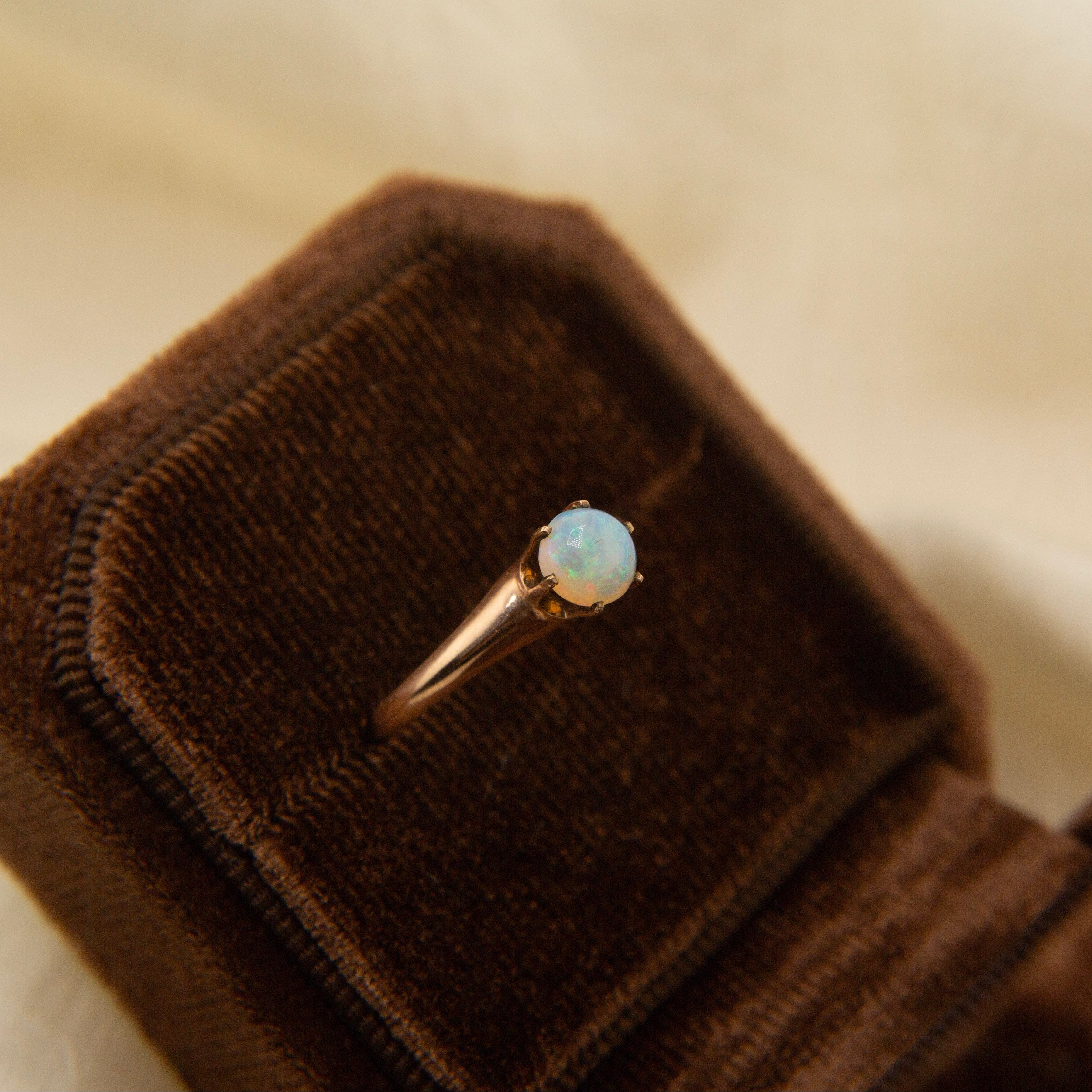 14k Six Prong Opal Solitaire | sz 5.75