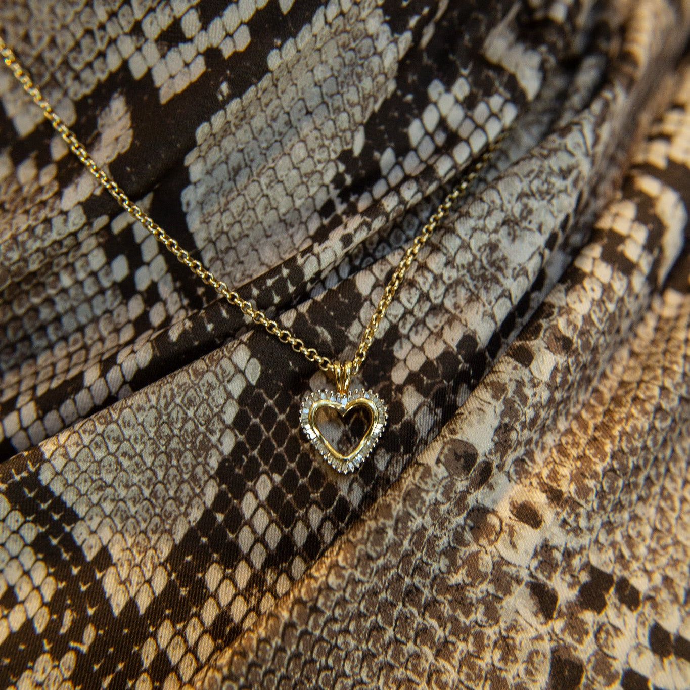 Vintage Chunky Statement Diamond Heart Choker | Necklace