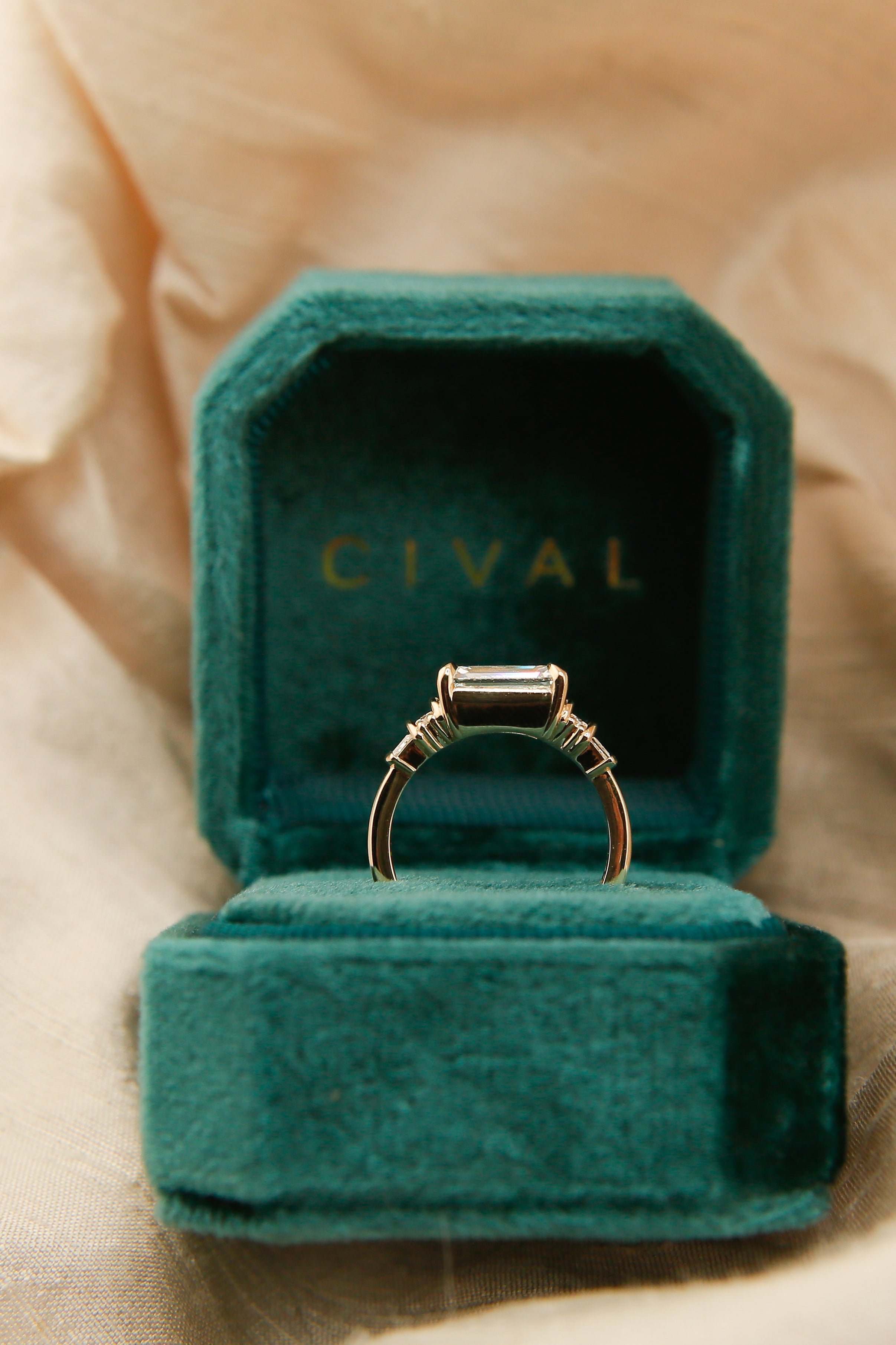 Emerald Ayo 2.57 | sz 5.5