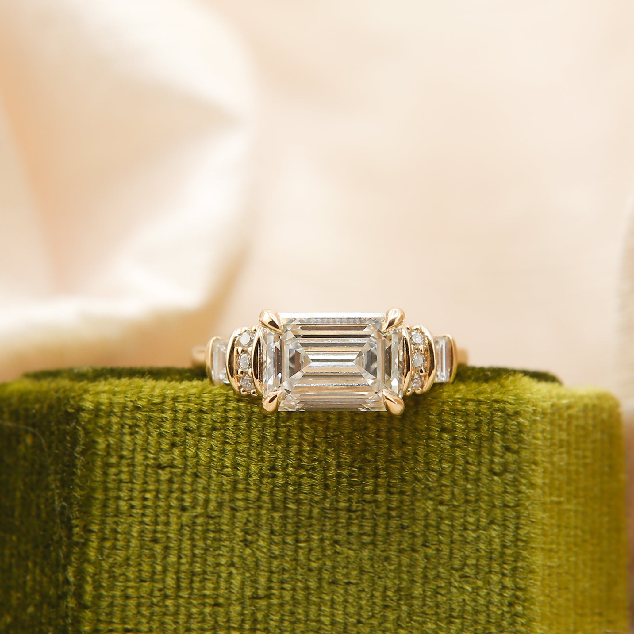 Emerald Ayo 2.57 | sz 5.5