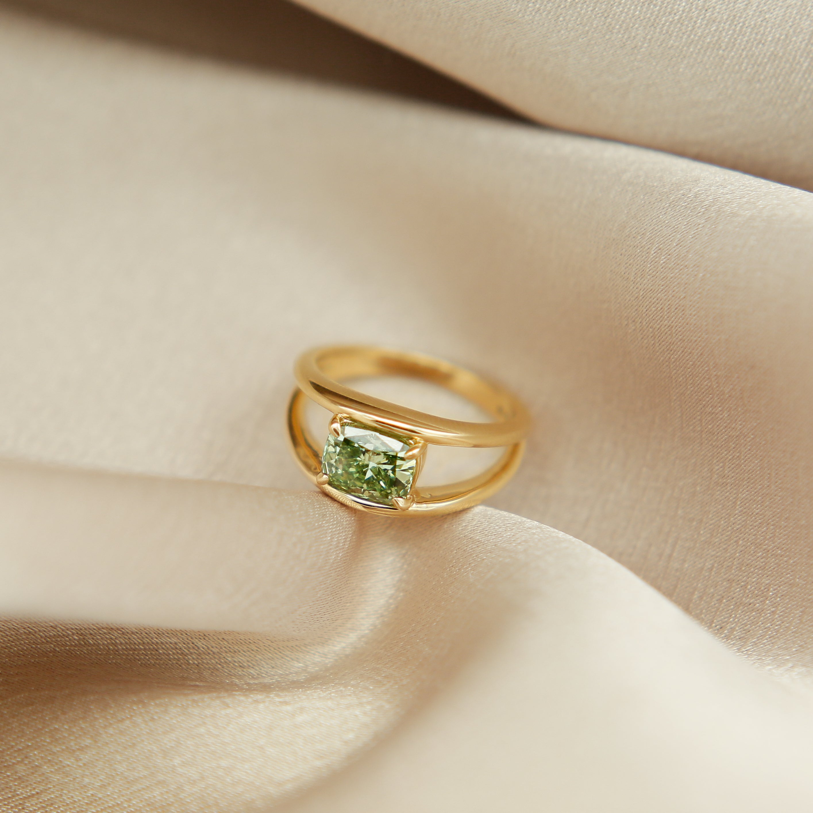 14k Holly Ring 1.28 Green Diamond | Sz 5.5