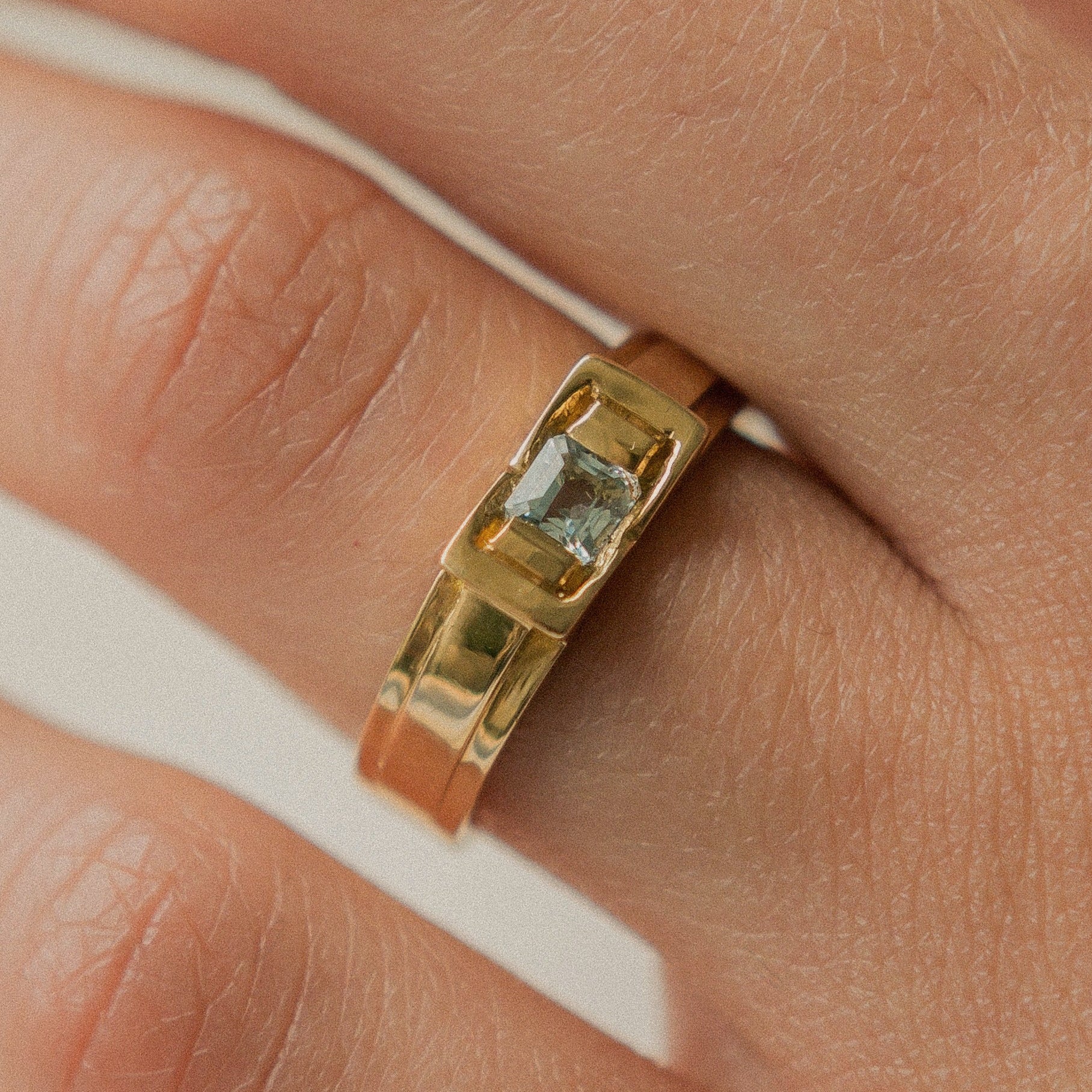 21k aquamarine ring | sz 5.75