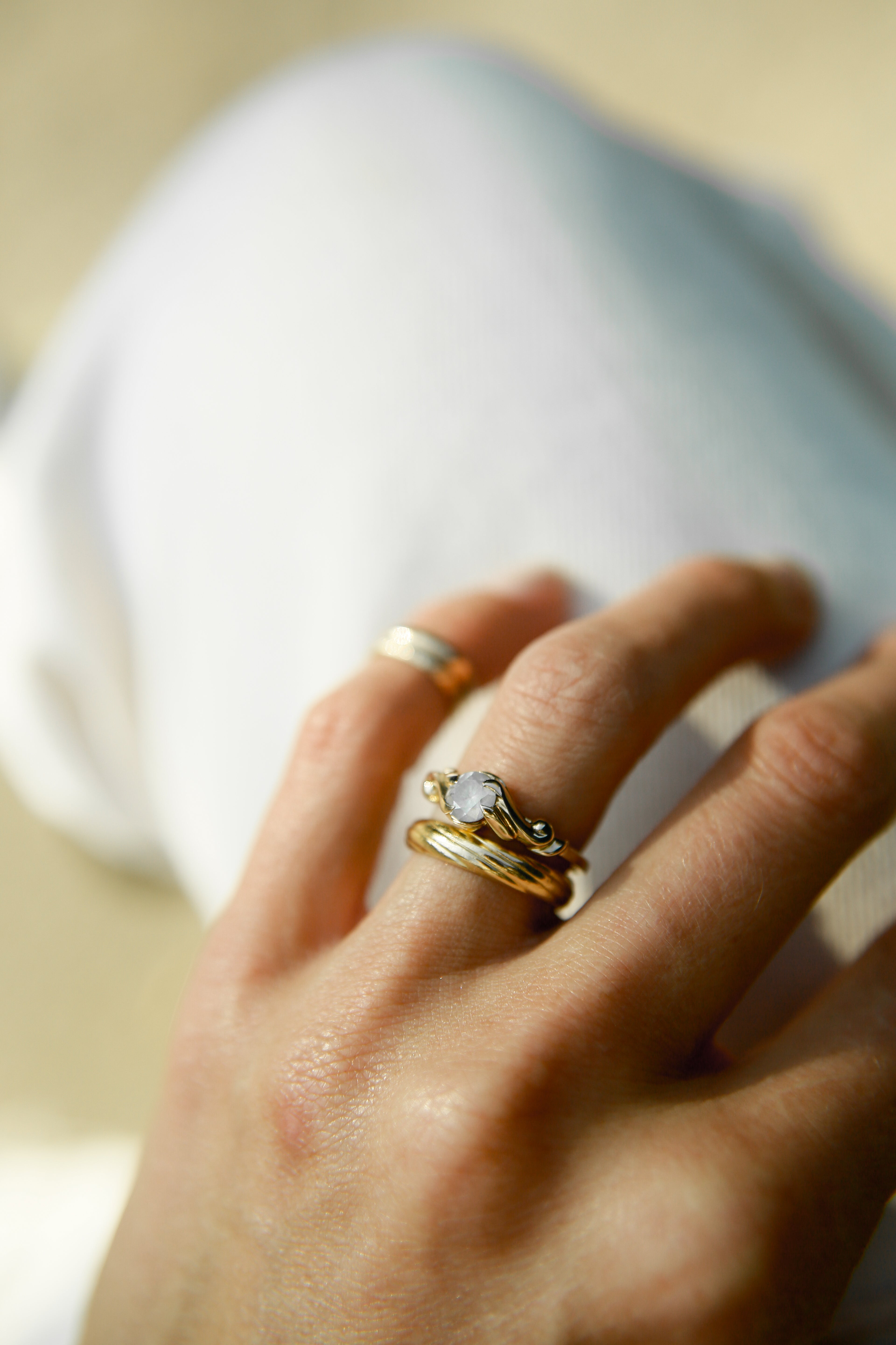 10k Art Nouveau Misfit Frosty Diamond | sz 7.25