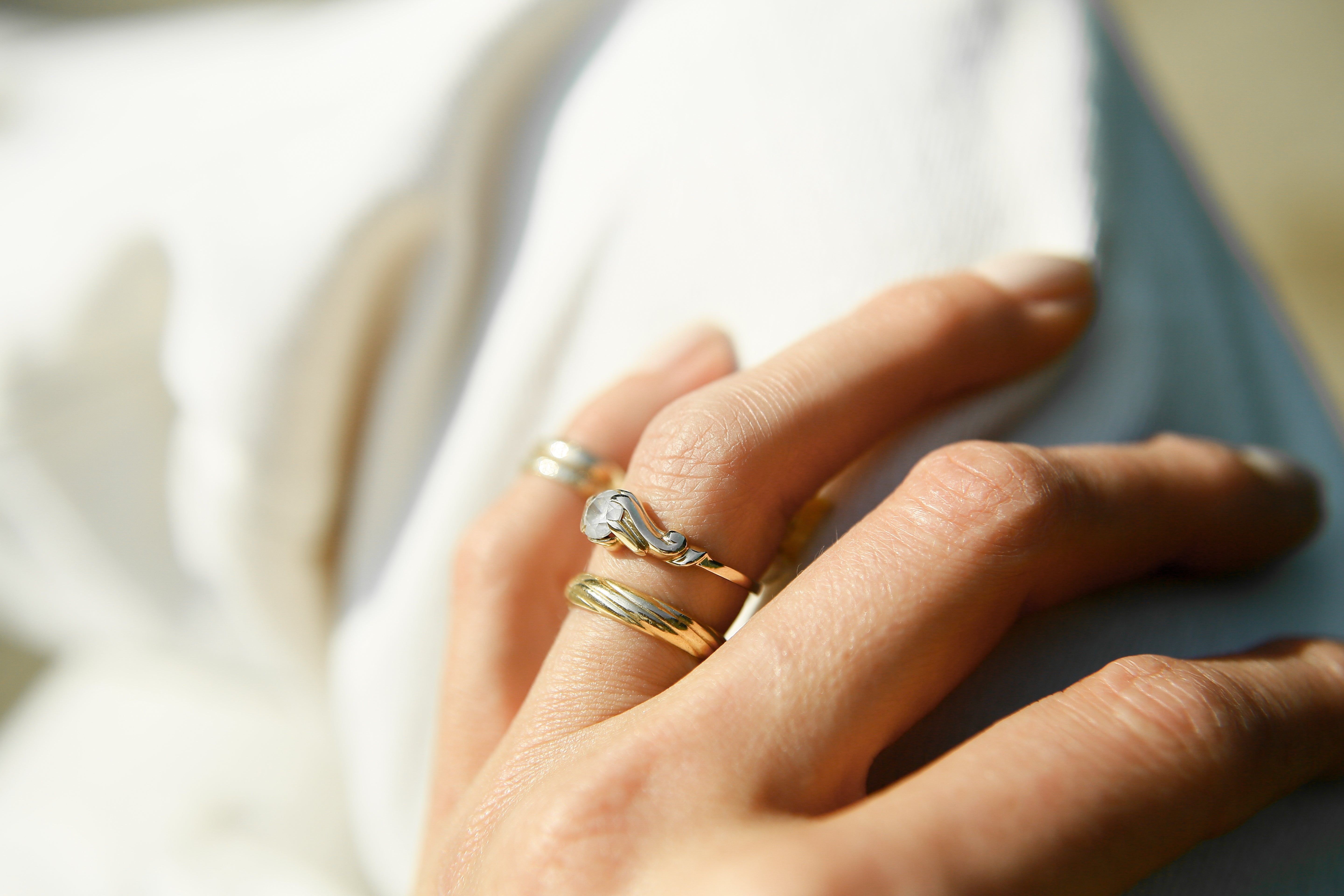 10k Art Nouveau Misfit Frosty Diamond | sz 7.25