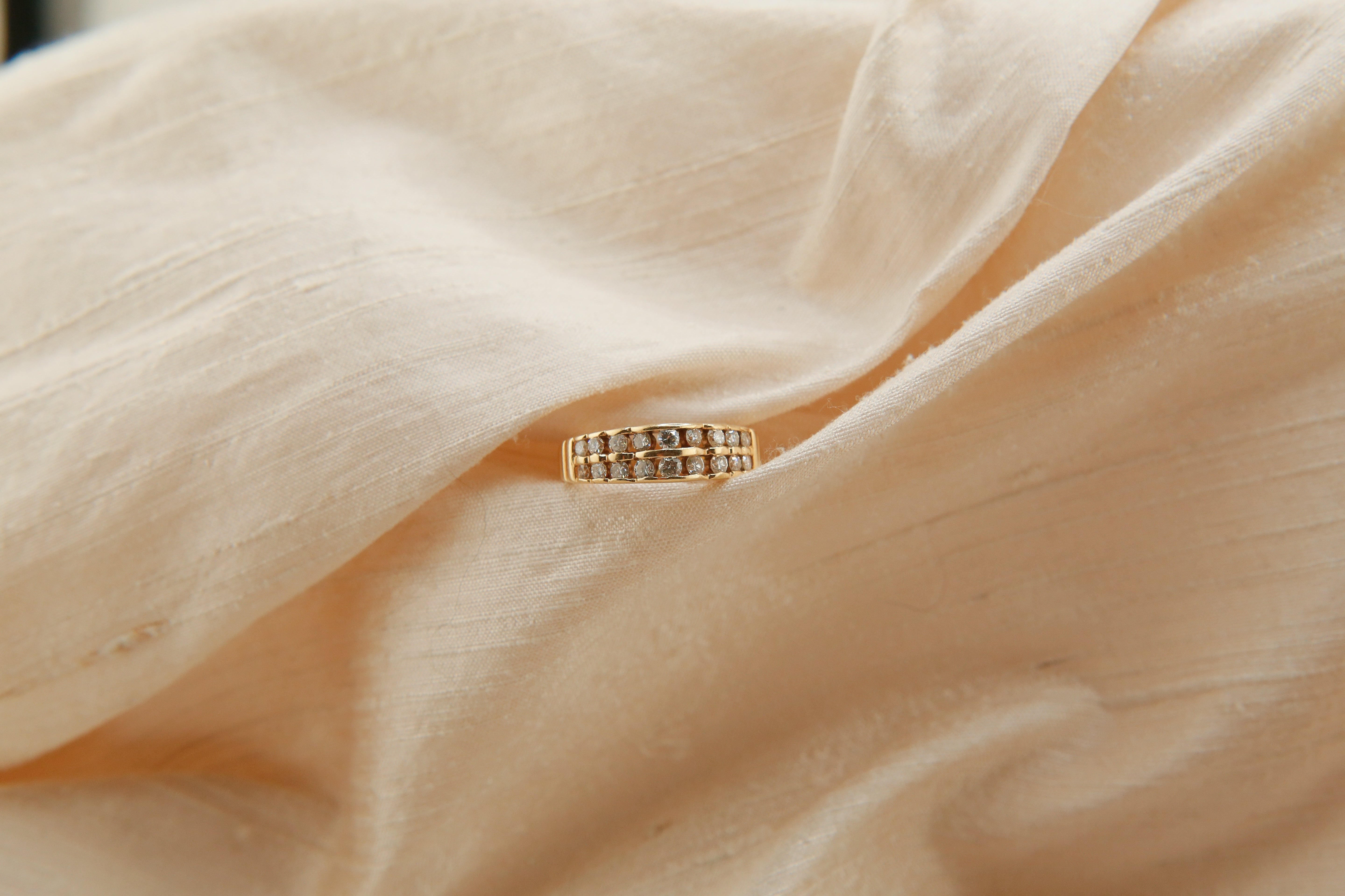 14k Ribbed Two Row Diamond Ring | sz 6.75