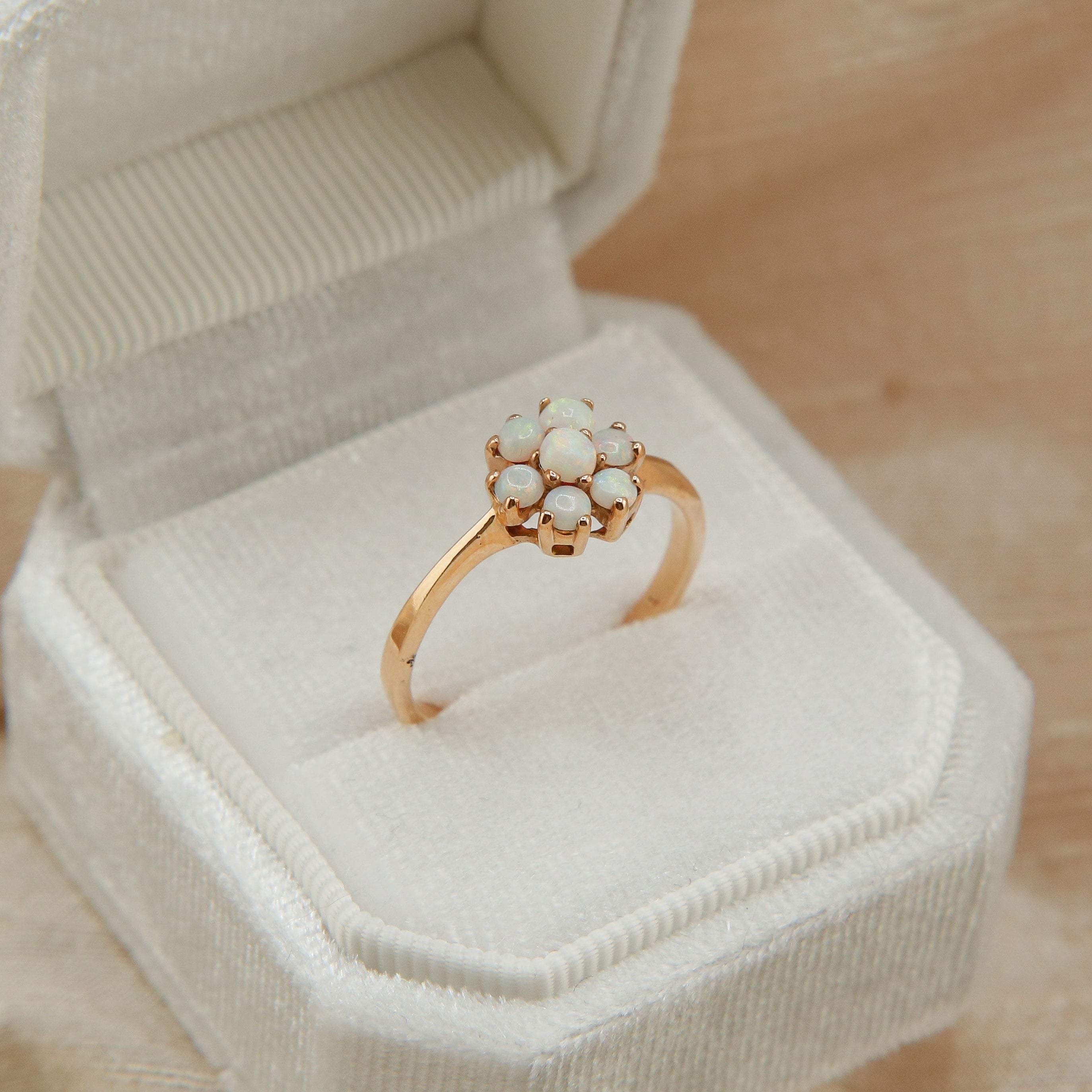 10k Opal Flower Cluster Ring | sz 8.25