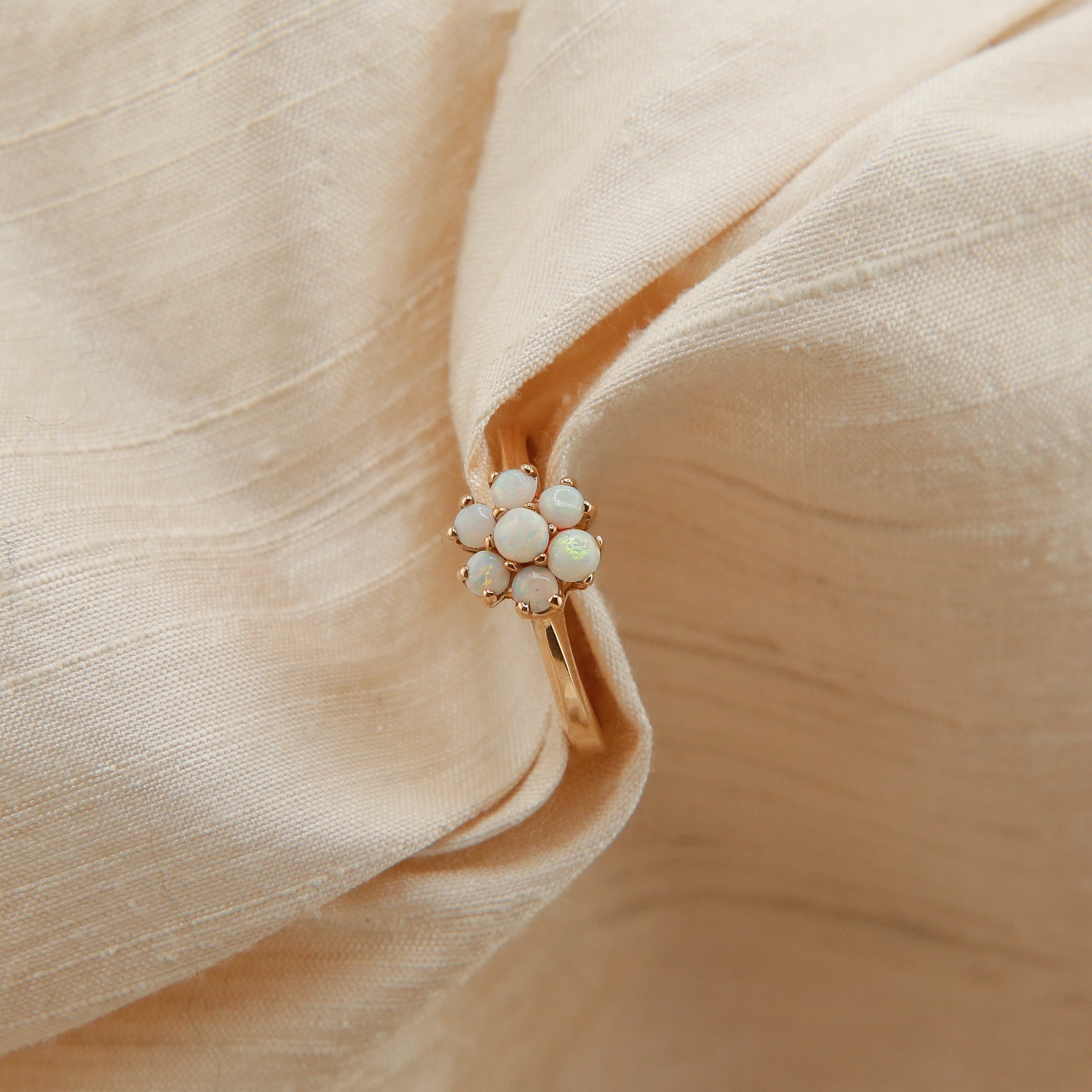 10k Opal Flower Cluster Ring | sz 8.25