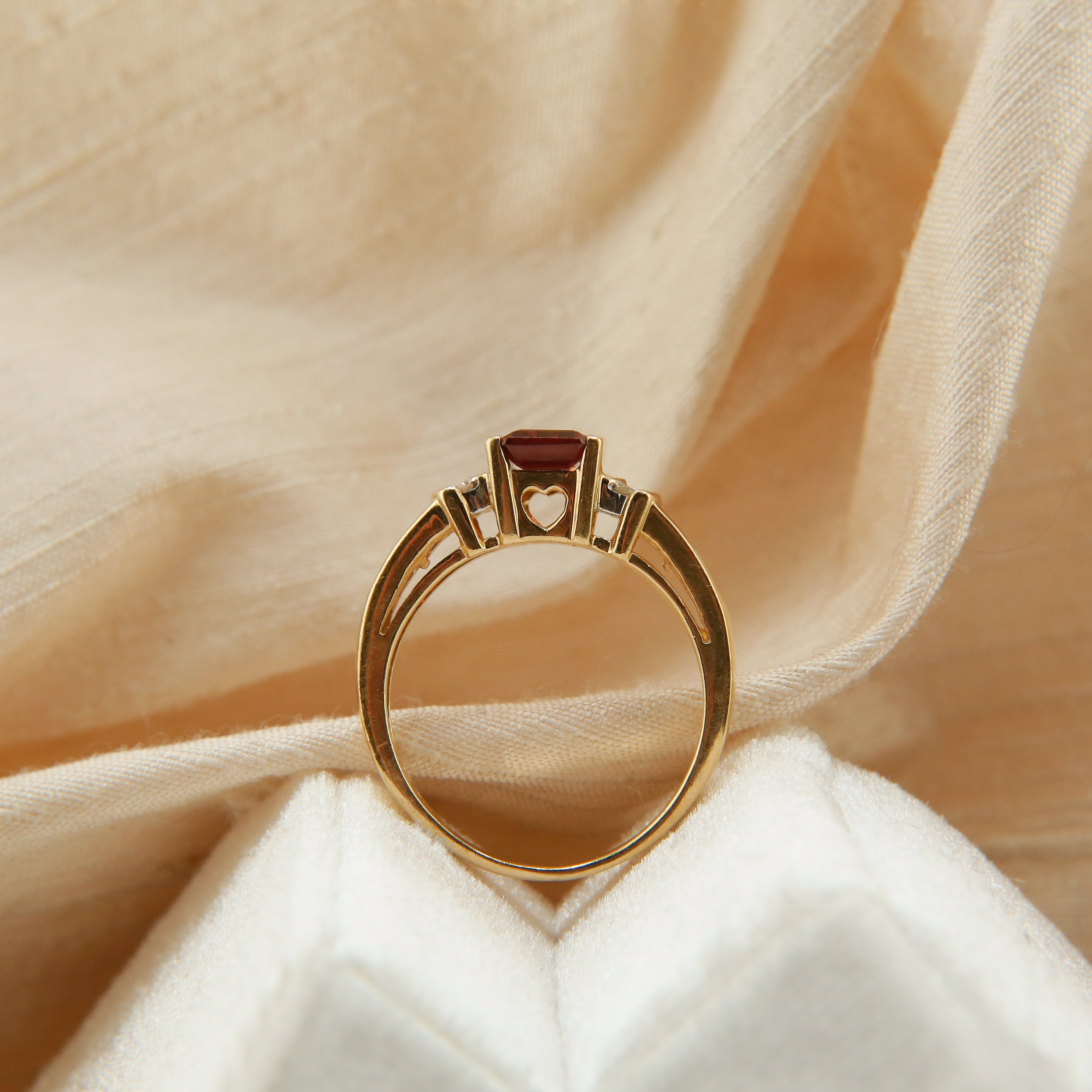 10k Garnet + Diamond ring | sz 7.5+