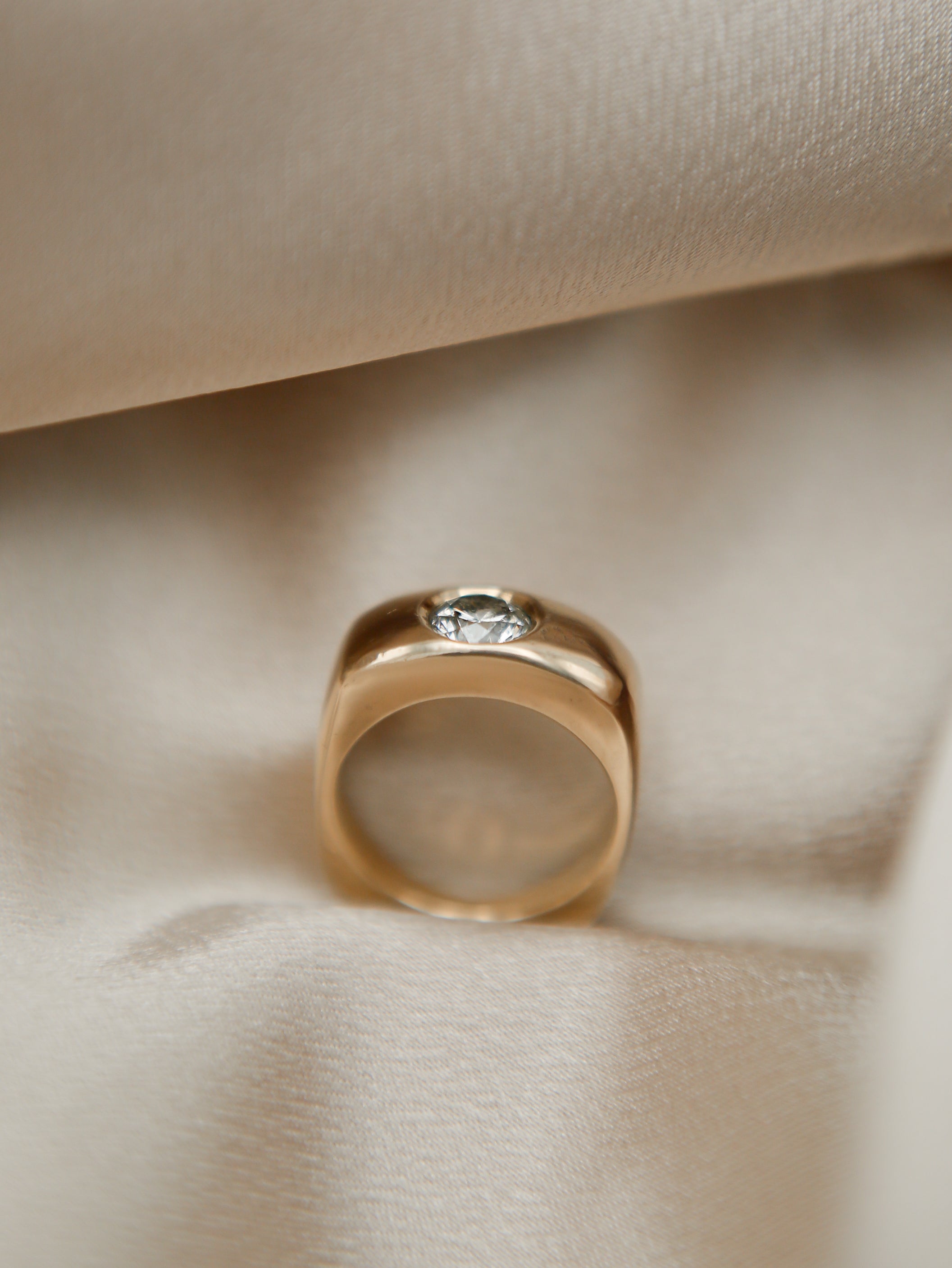 Rae Ring 1ct Moissanite | Sz 8