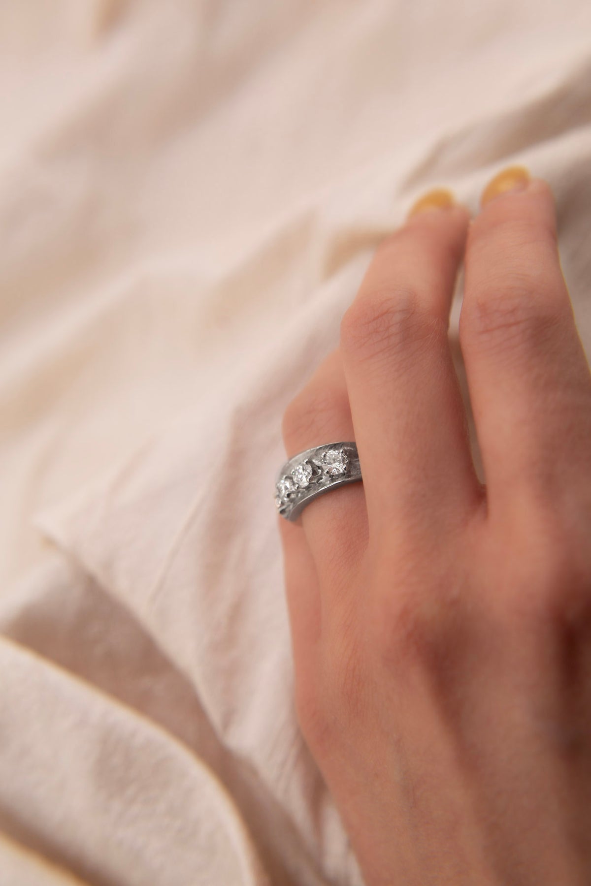 60's 10k White Gold Textured Band With Diamonds | sz 5.75