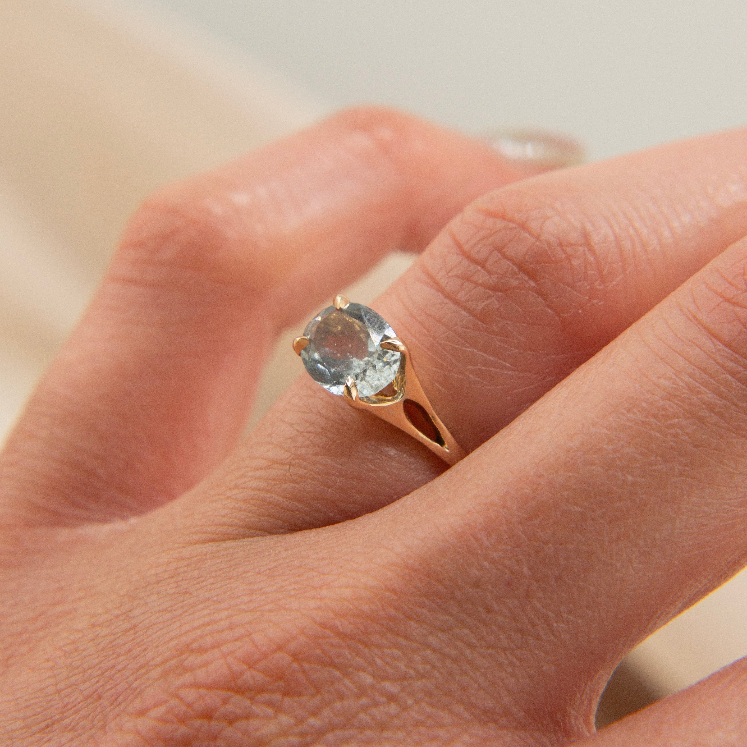 10k antique aquamarine four prong cocktail ring | sz 4