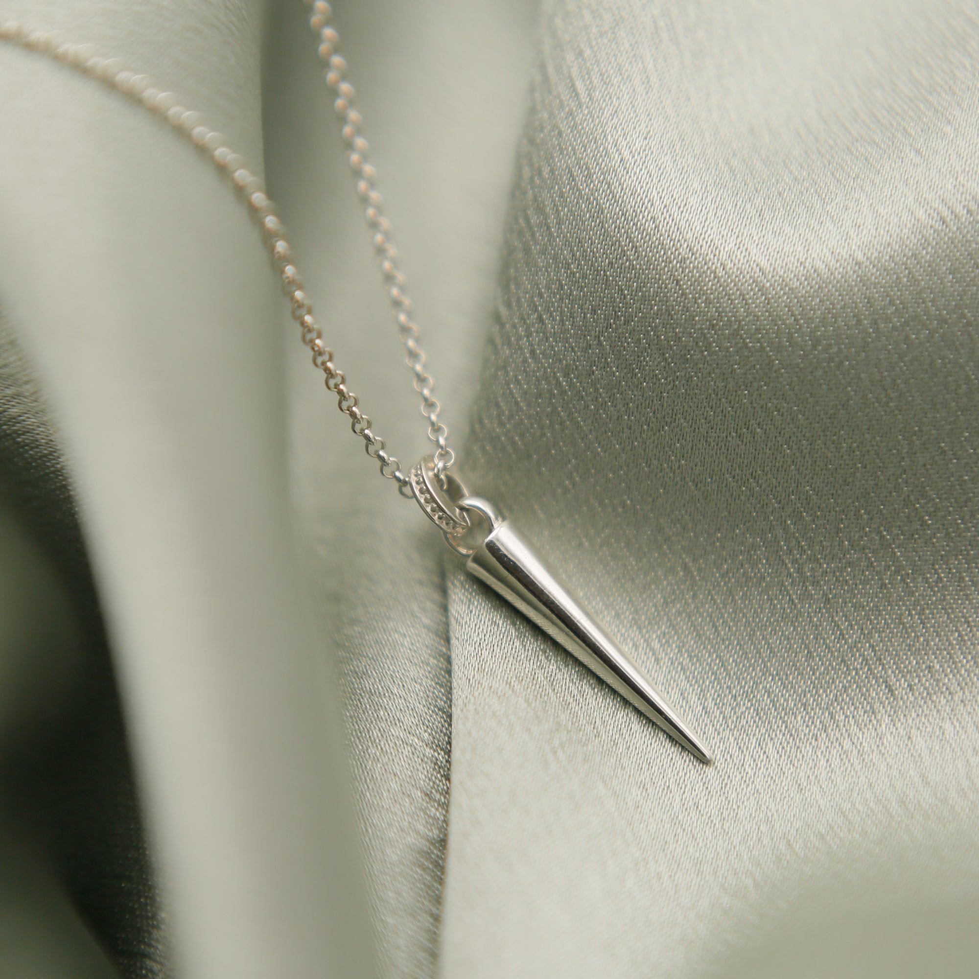 Mave Sterling Silver Pendant | Neckalce