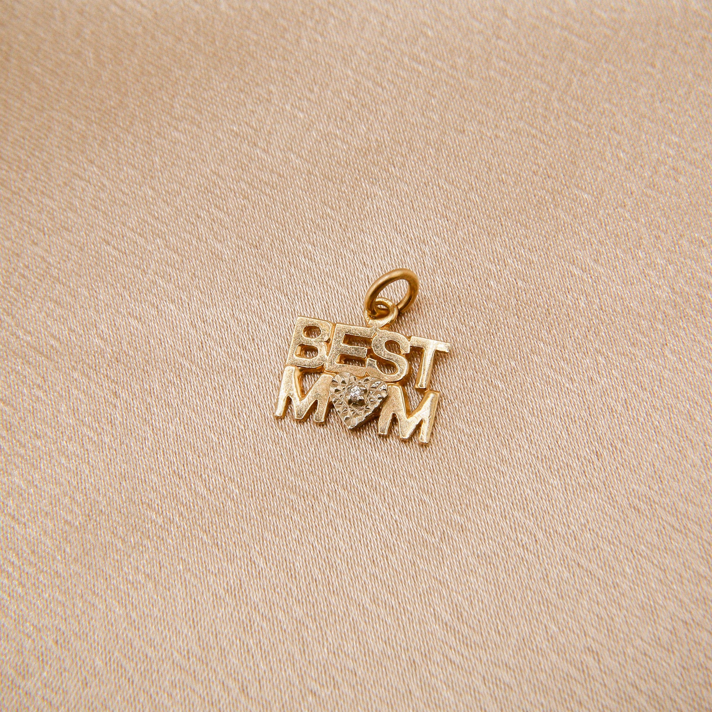 14k "Best Mom" Diamond | Necklace Charm
