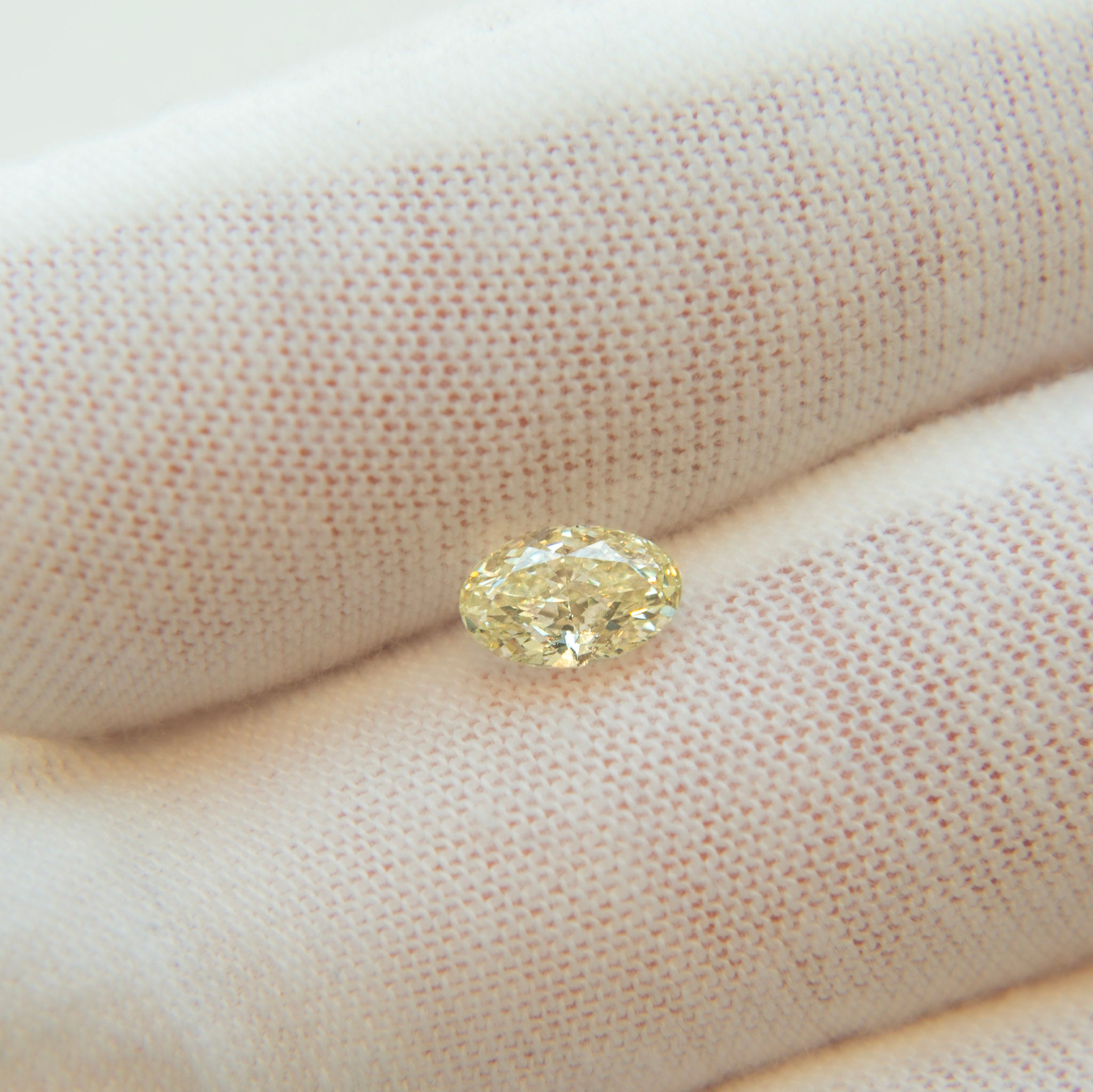 0.92ct Oval Lab Diamond