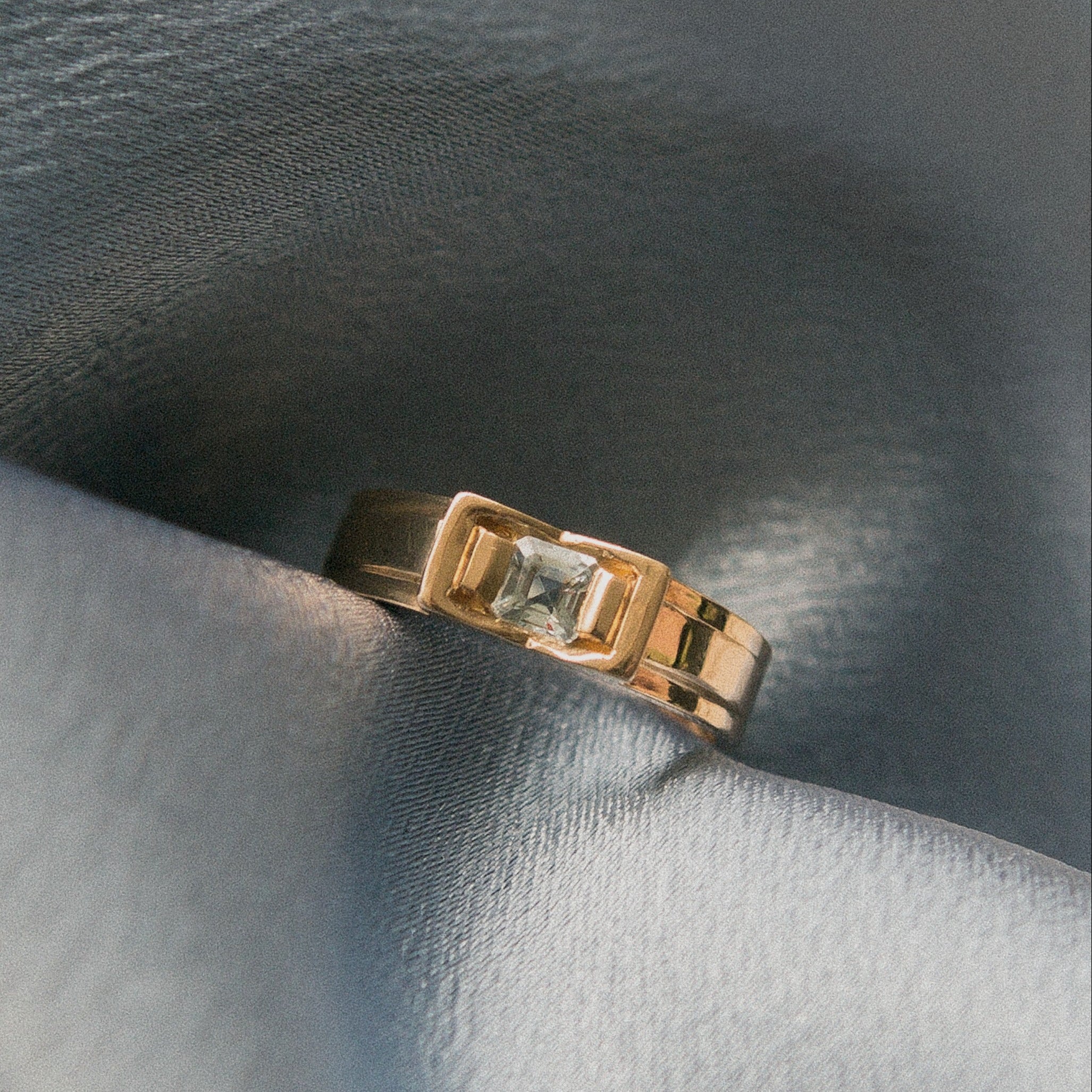 21k aquamarine ring | sz 5.75