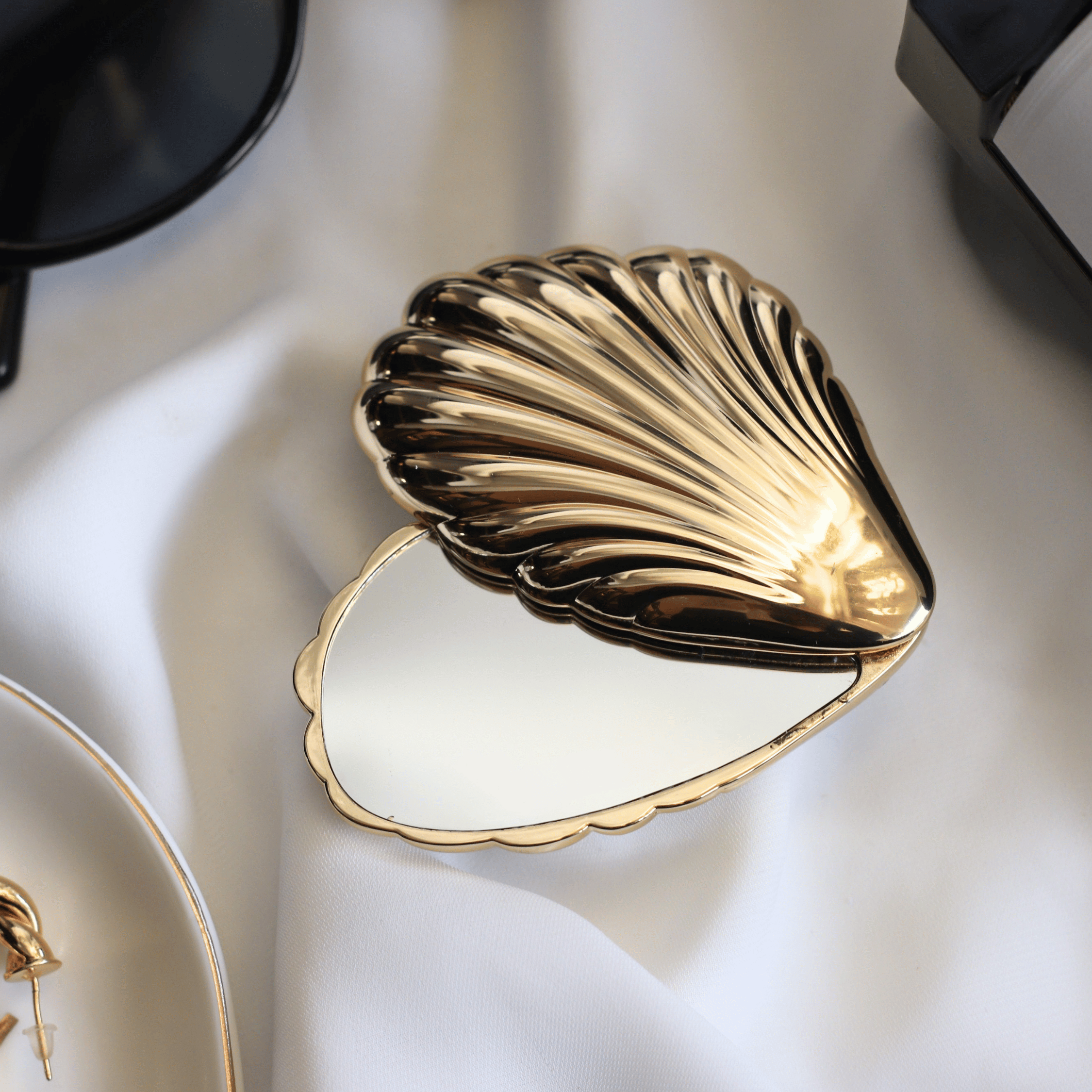 Gold Seashell Compact Mirror | Lifestyle