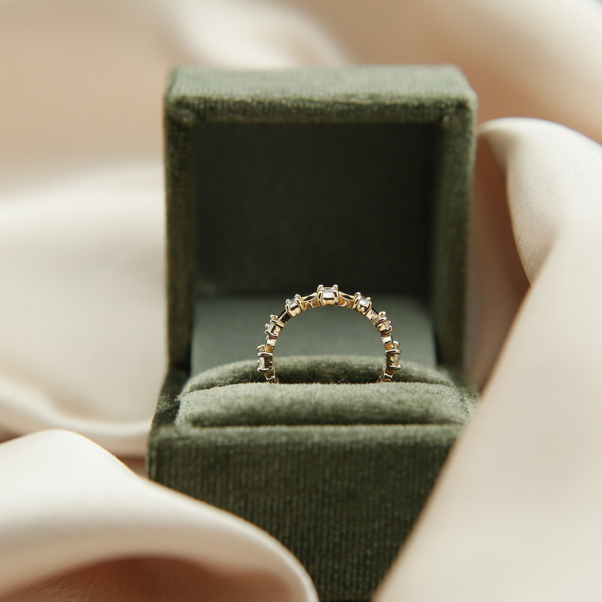 14k Diamond Aura Band