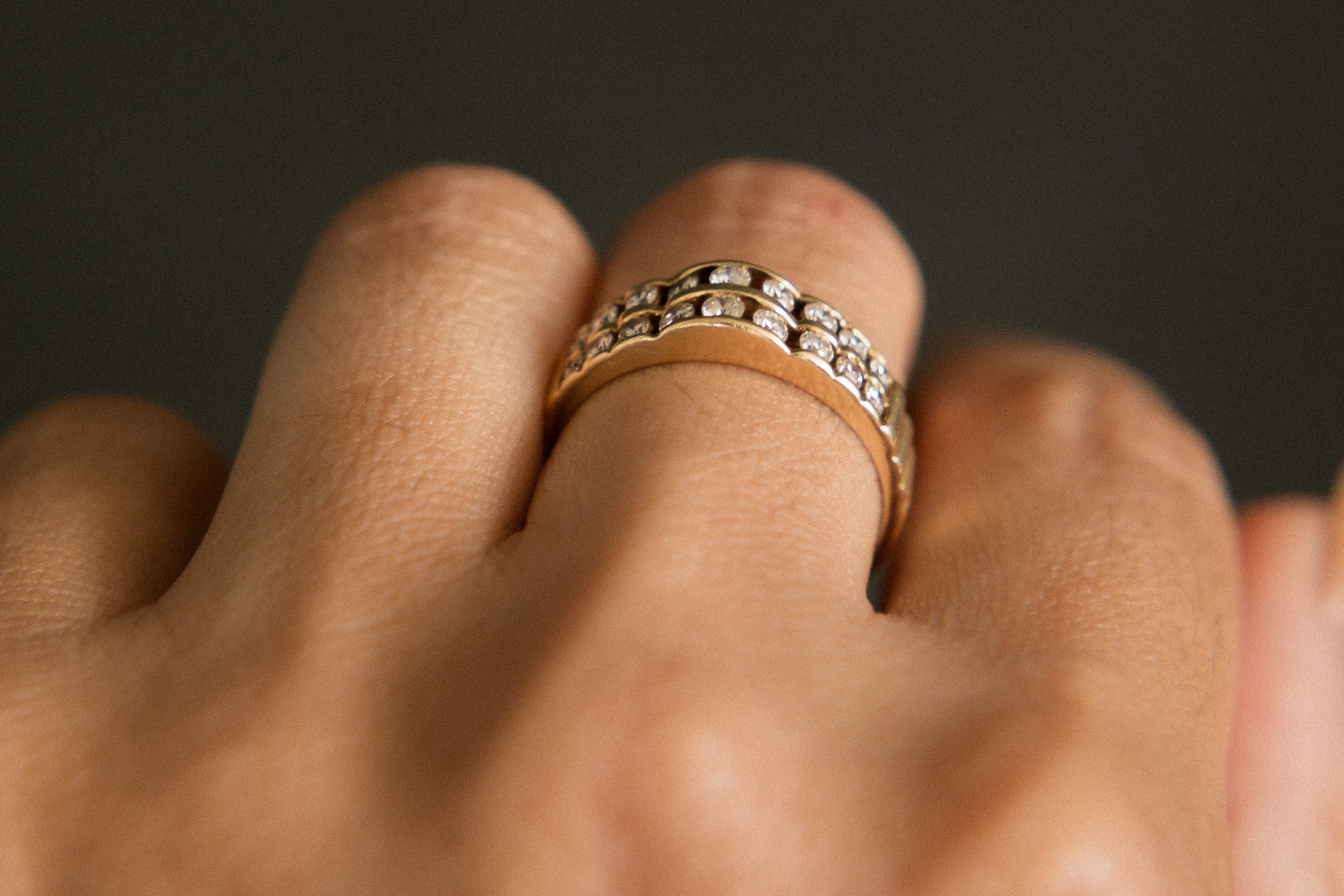 14k Ribbed Two Row Diamond Ring | sz 6.75