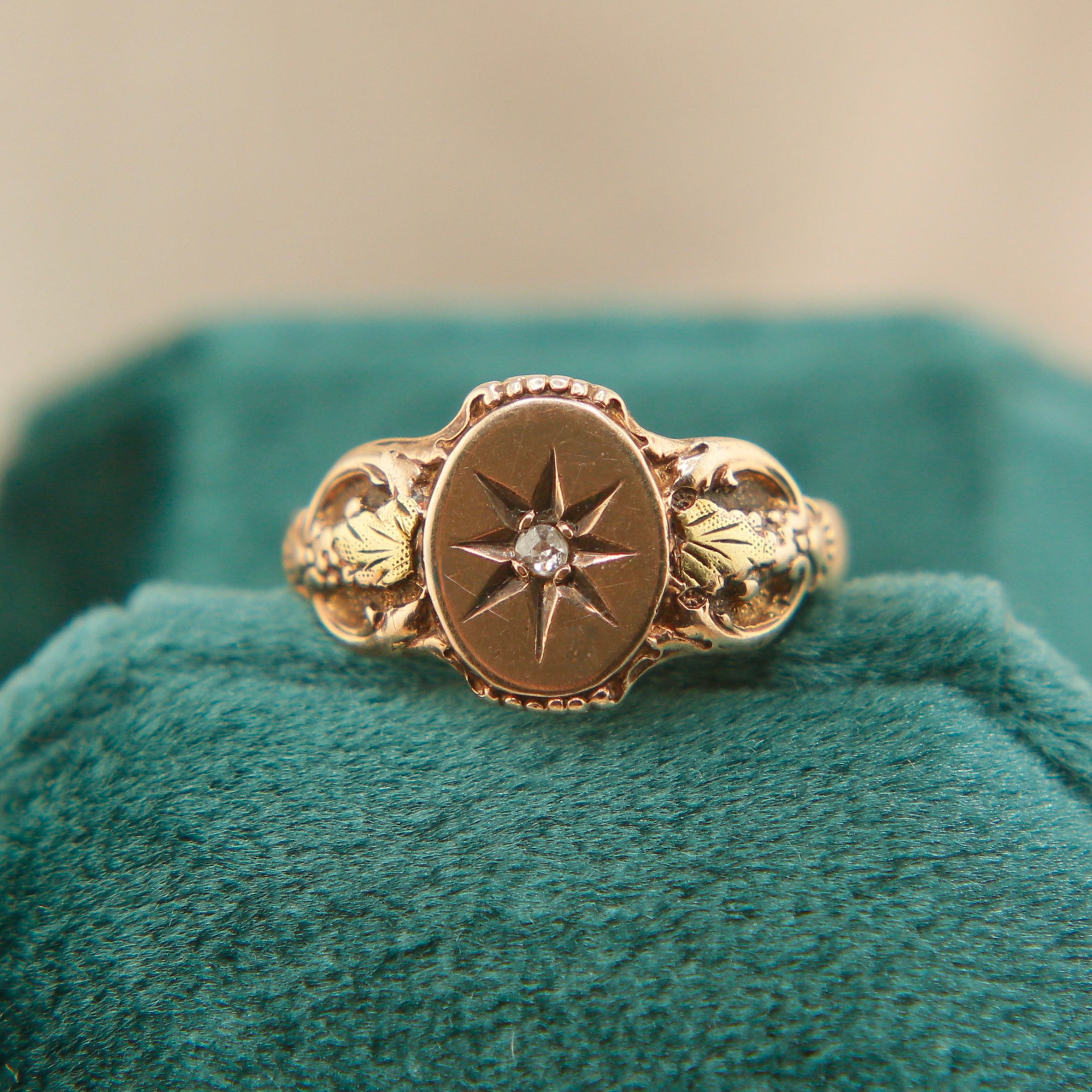 10k Two-Tone Signet w Diamond | sz 7+