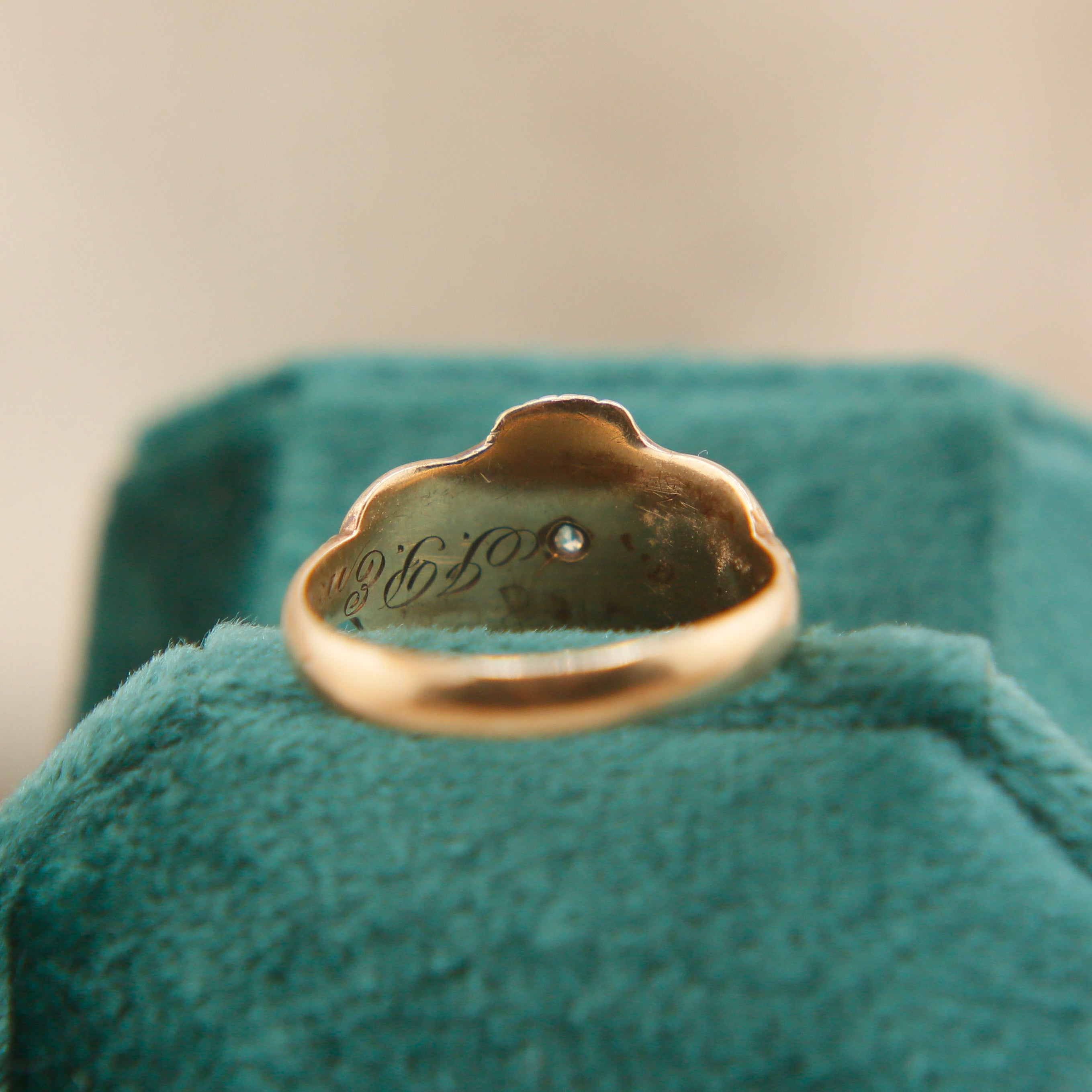 10k Two-Tone Signet w Diamond | sz 7+