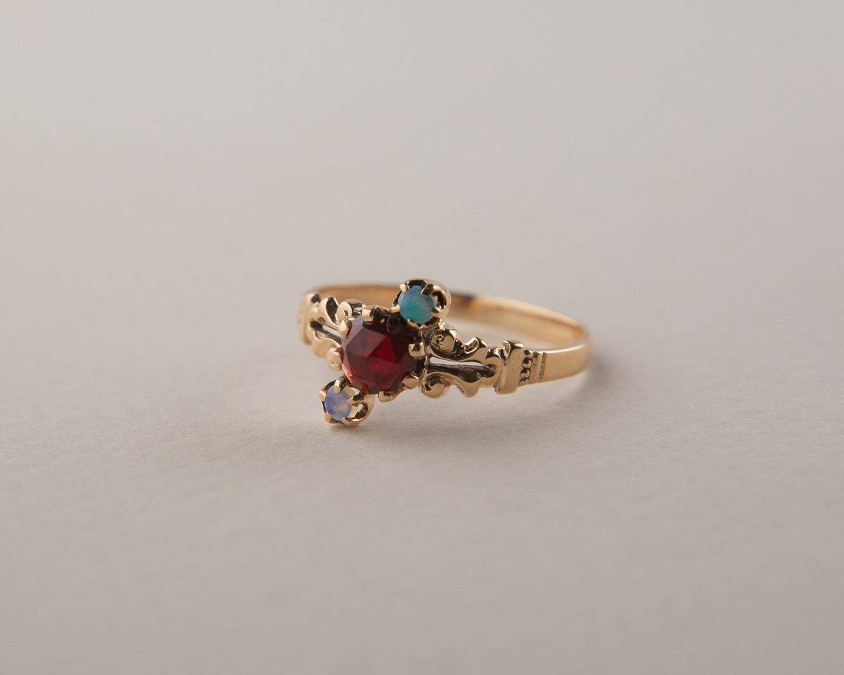 VR286 garnet and opal three stone ring | sz 6