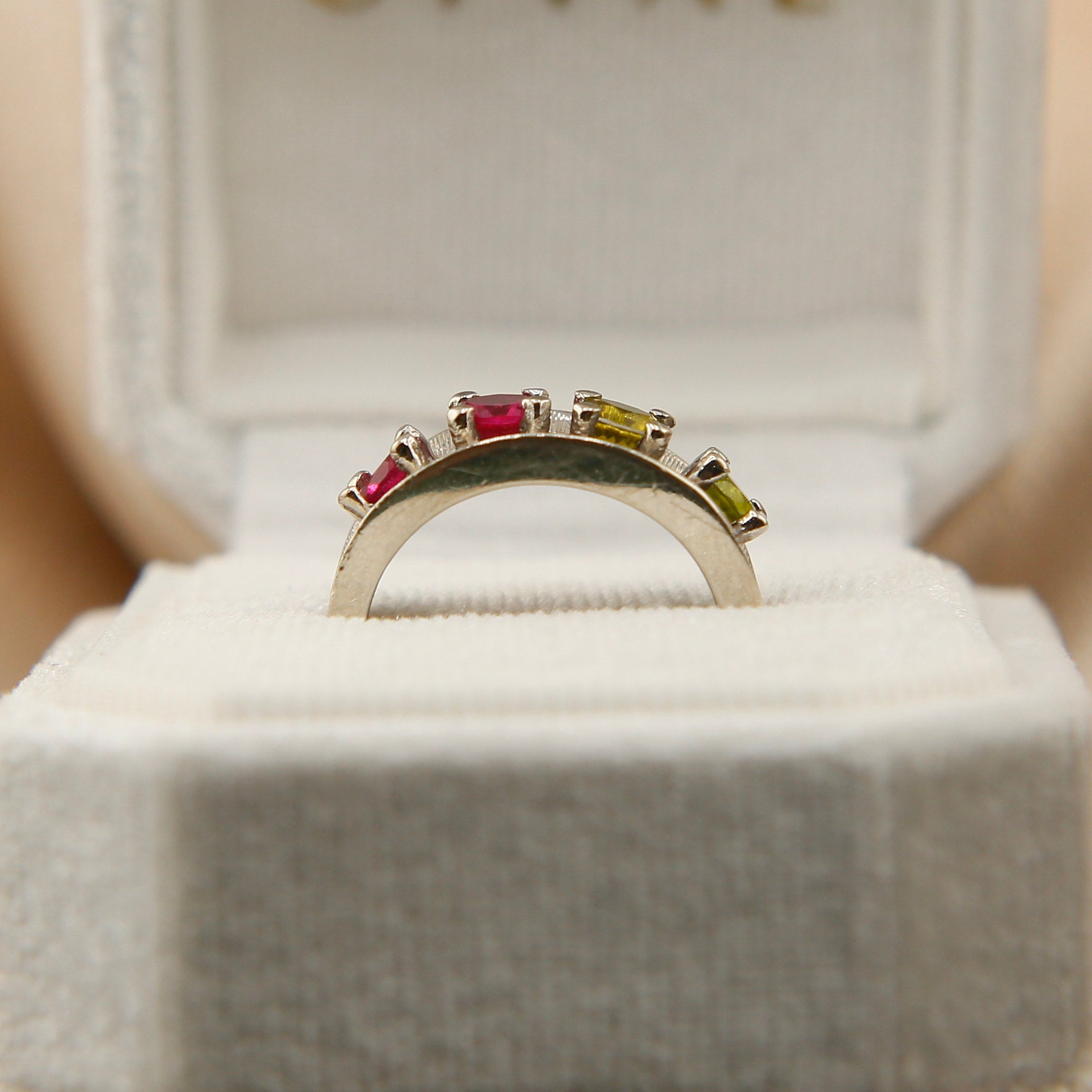10k White Gold Ruby + Peridot Ring | sz 5.75