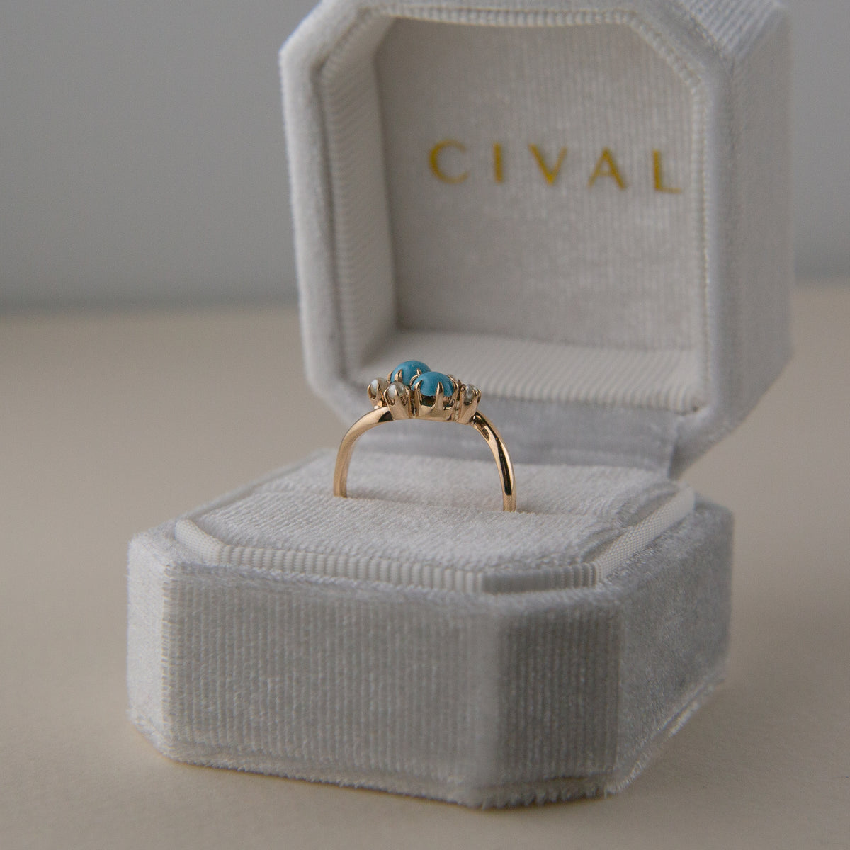 Turquoise and pearl cluster bypass ring | sz 5.25