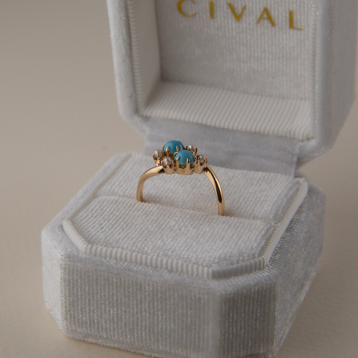 Turquoise and pearl cluster bypass ring | sz 5.25