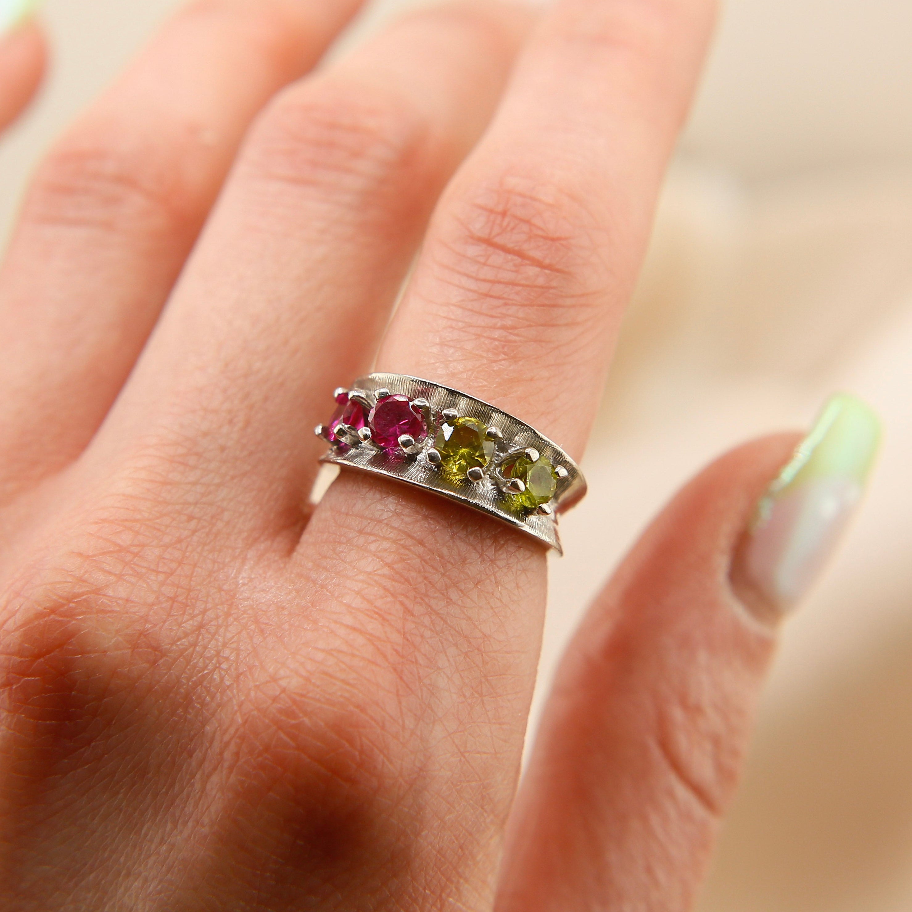 10k White Gold Ruby + Peridot Ring | sz 5.75