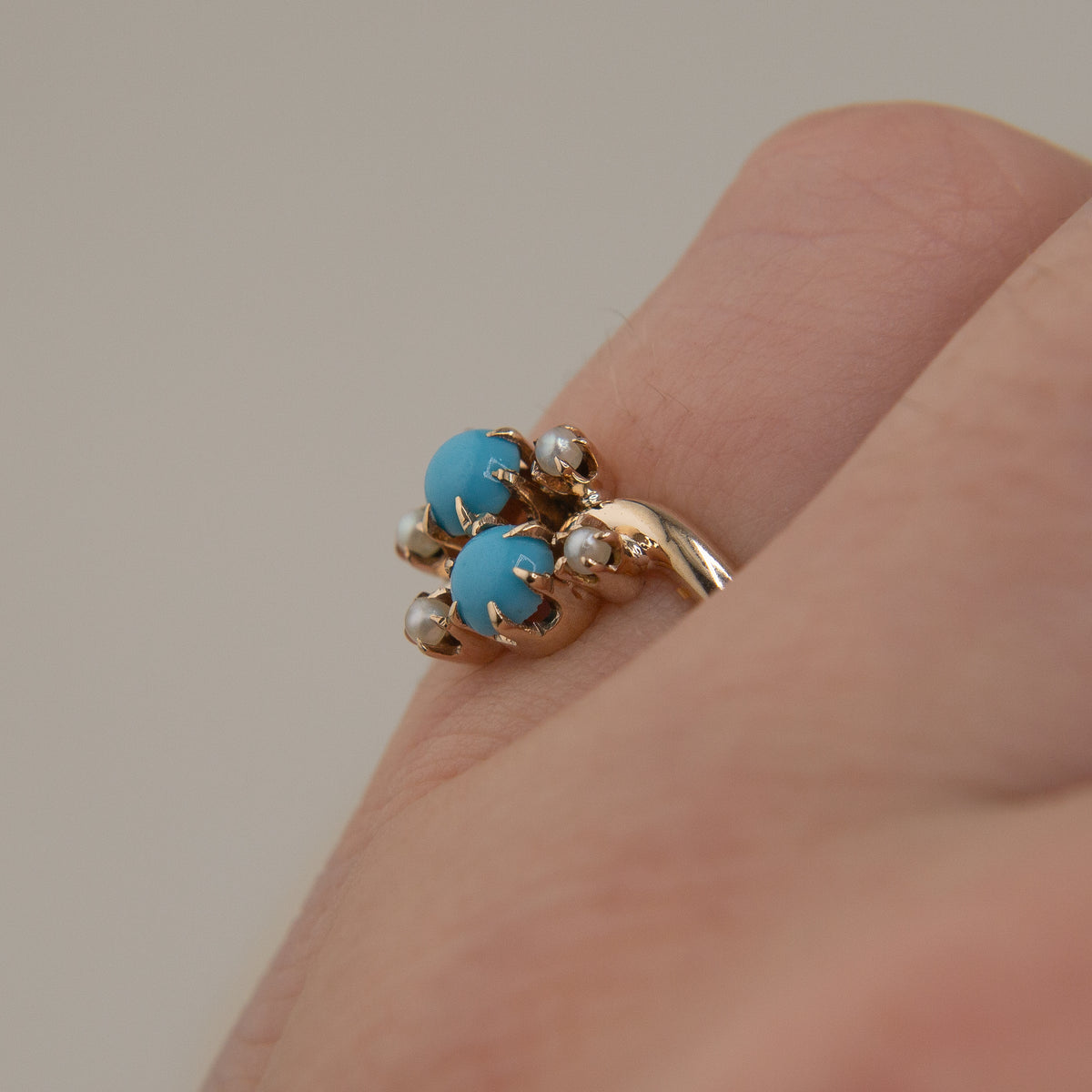Turquoise and pearl cluster bypass ring | sz 5.25