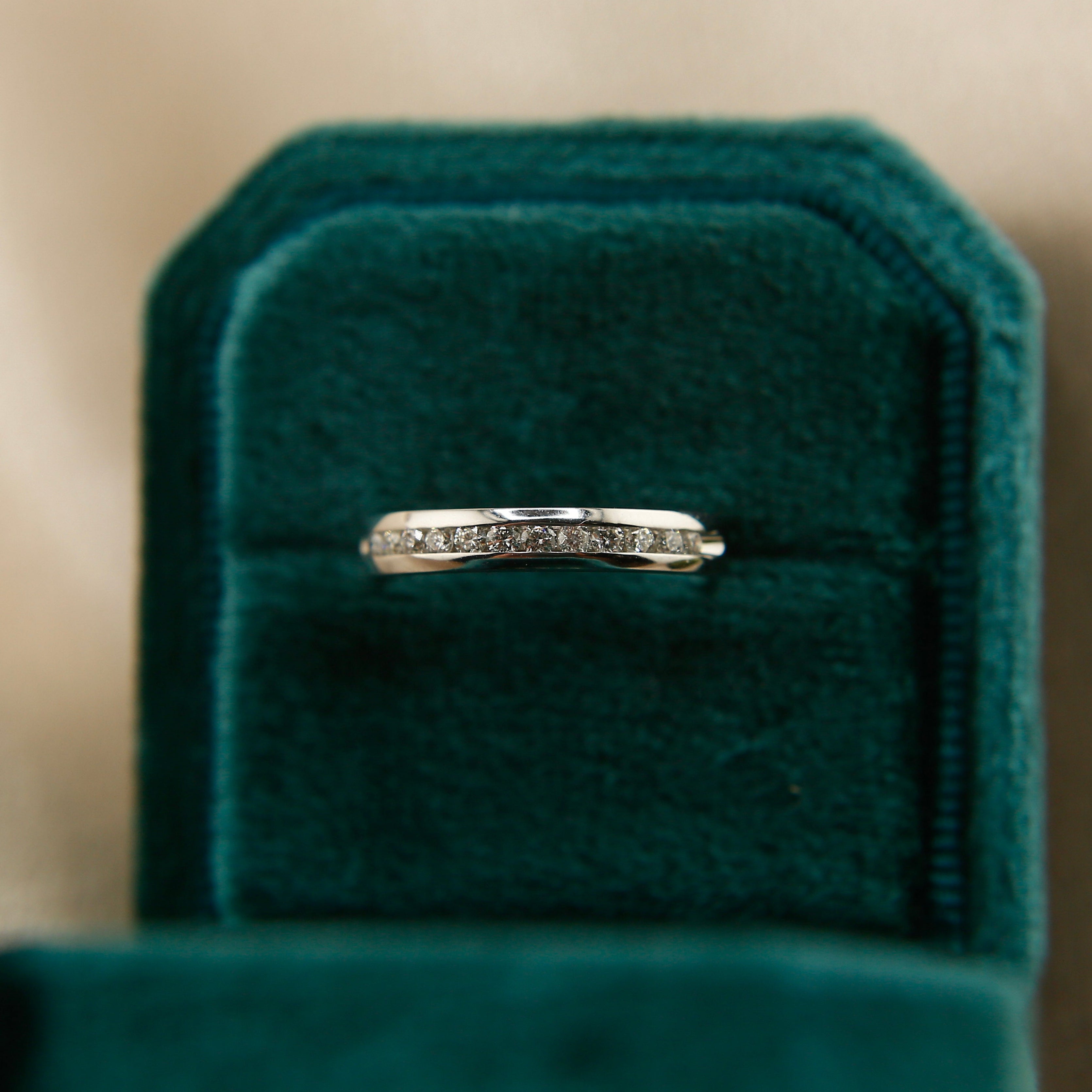 14k channel set band | sz 6