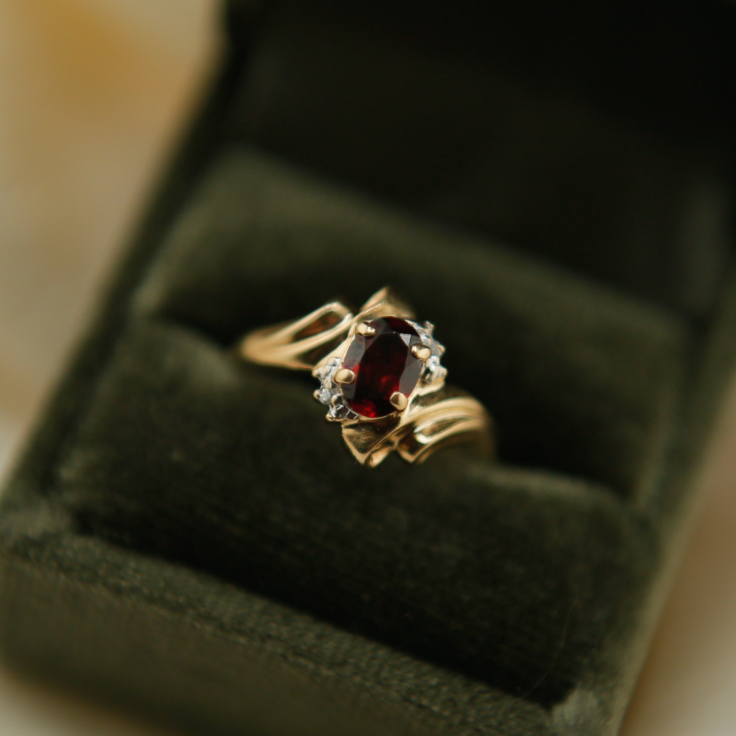 80's Dainty 10k Garnet & Diamond Bypass Ring | sz 7