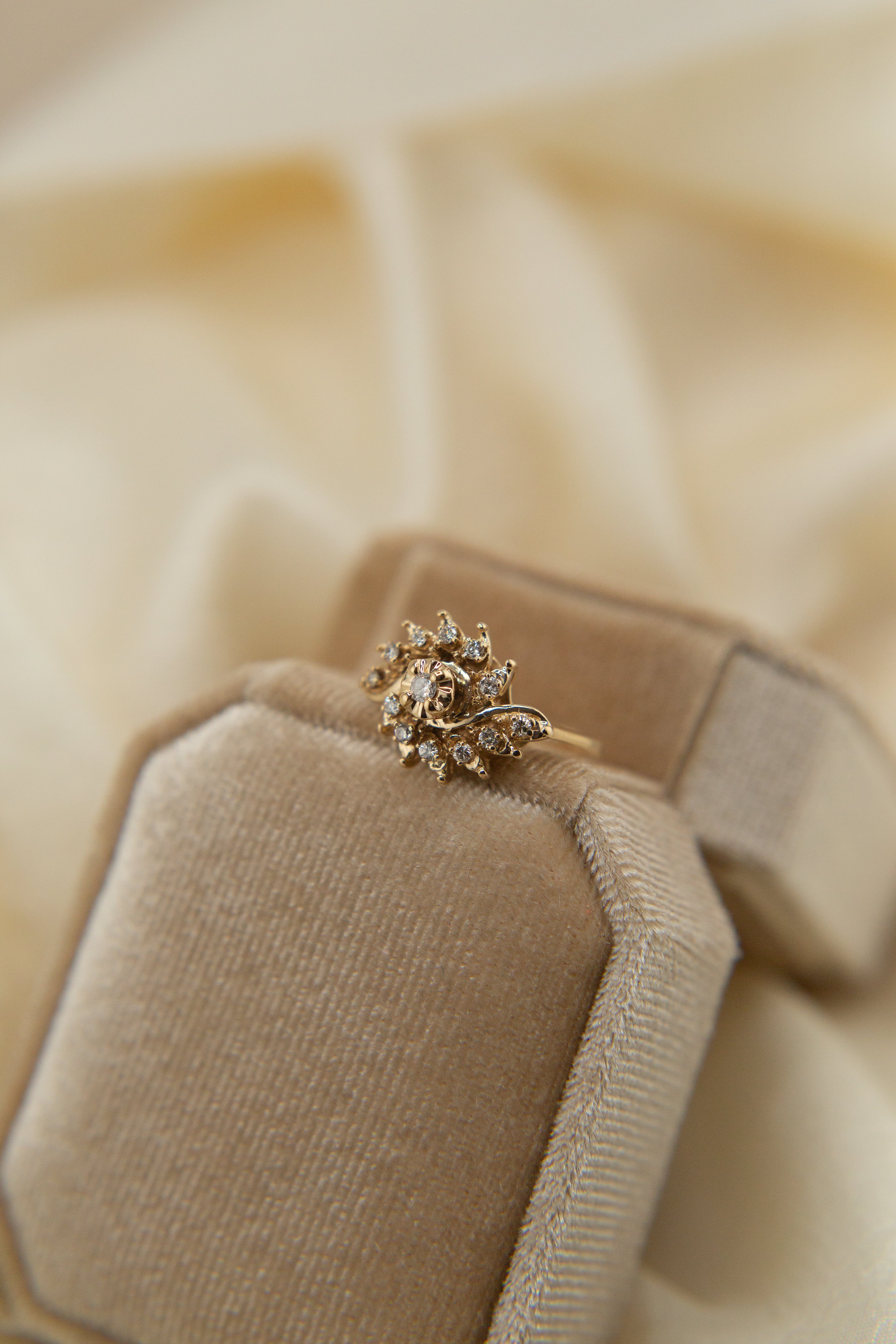 14k natural diamond eye shape ring | sz 5