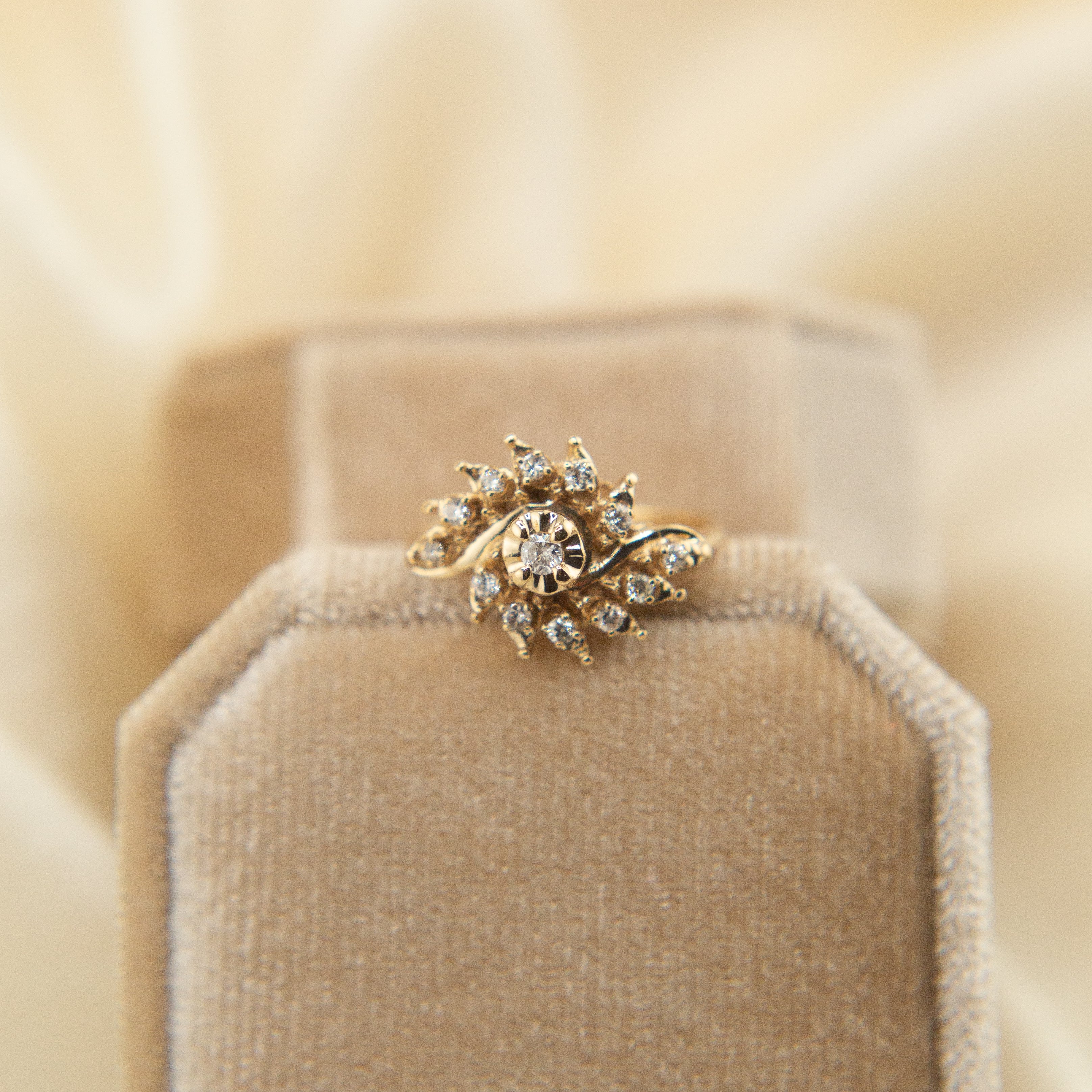 14k natural diamond eye shape ring | sz 5